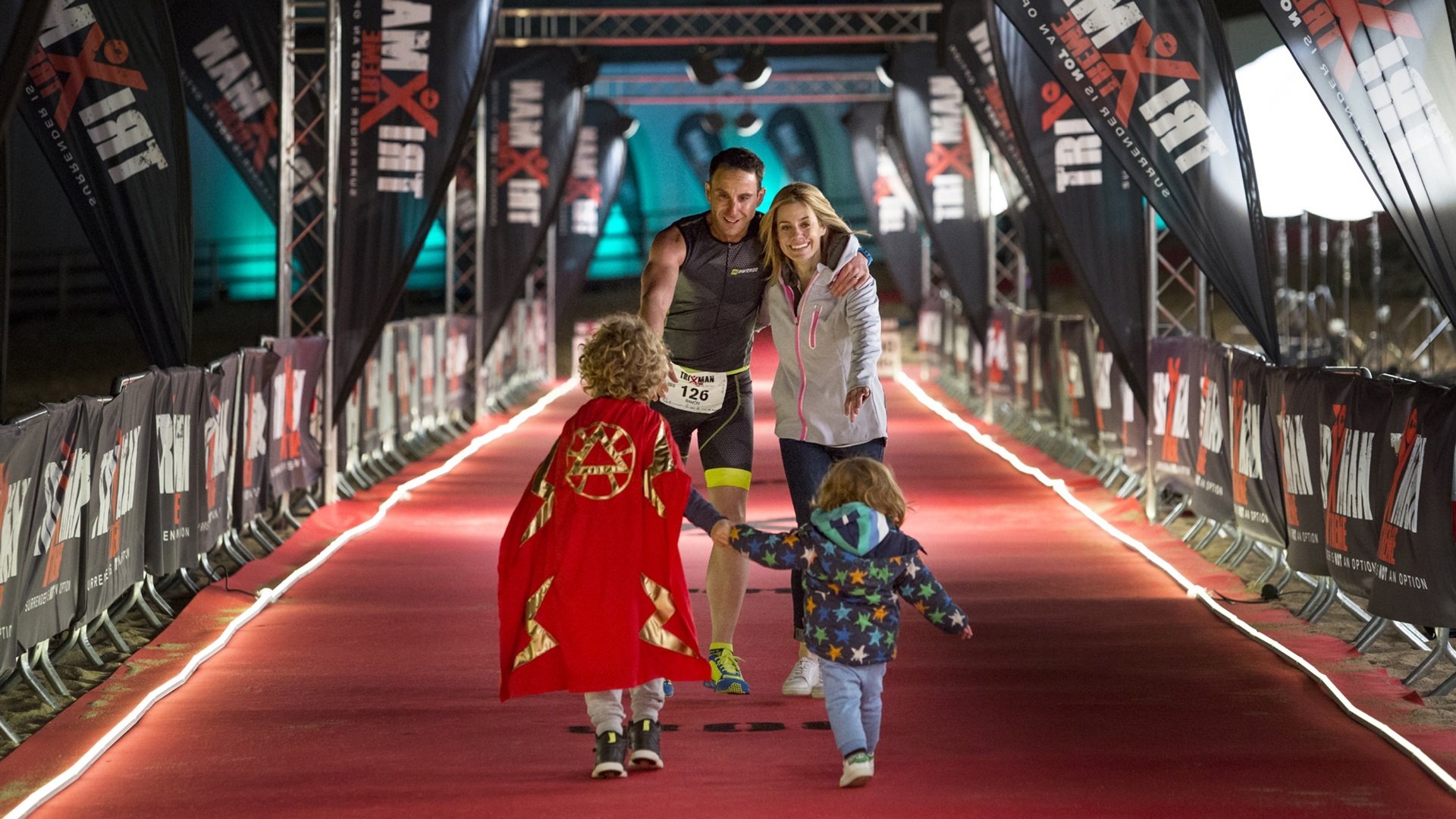 100 METERS - ZOR YARIŞ Gerçek olaylardan uyarlanan yapım. Ramon, 30’larının başında MS hastalığı nedeniyle zorlukla yürüyeceğini öğrenir. Fakat bu durum onun pes etmesine ne