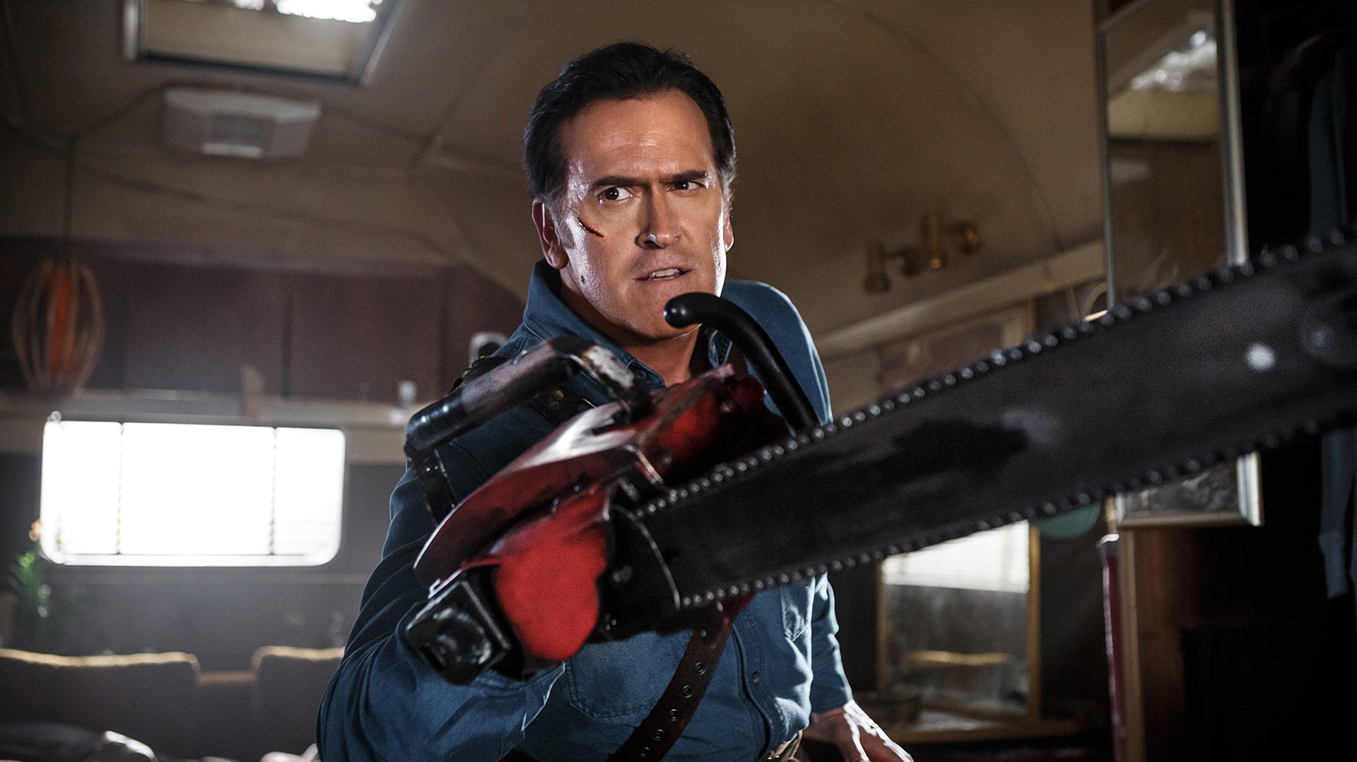 Ash vs Evil Dead - Ash vs Evil Dead 30 yılın ardından Deadite’ler, Ash’i bulmuş ve daha önce dünyayı kötülük ile ele geçirme planlarını durduran bu adamdan intikam almak istemektedirler. Ash, ilerlemiş yaşına rağmen mücadeleyi elden bırakmaz.