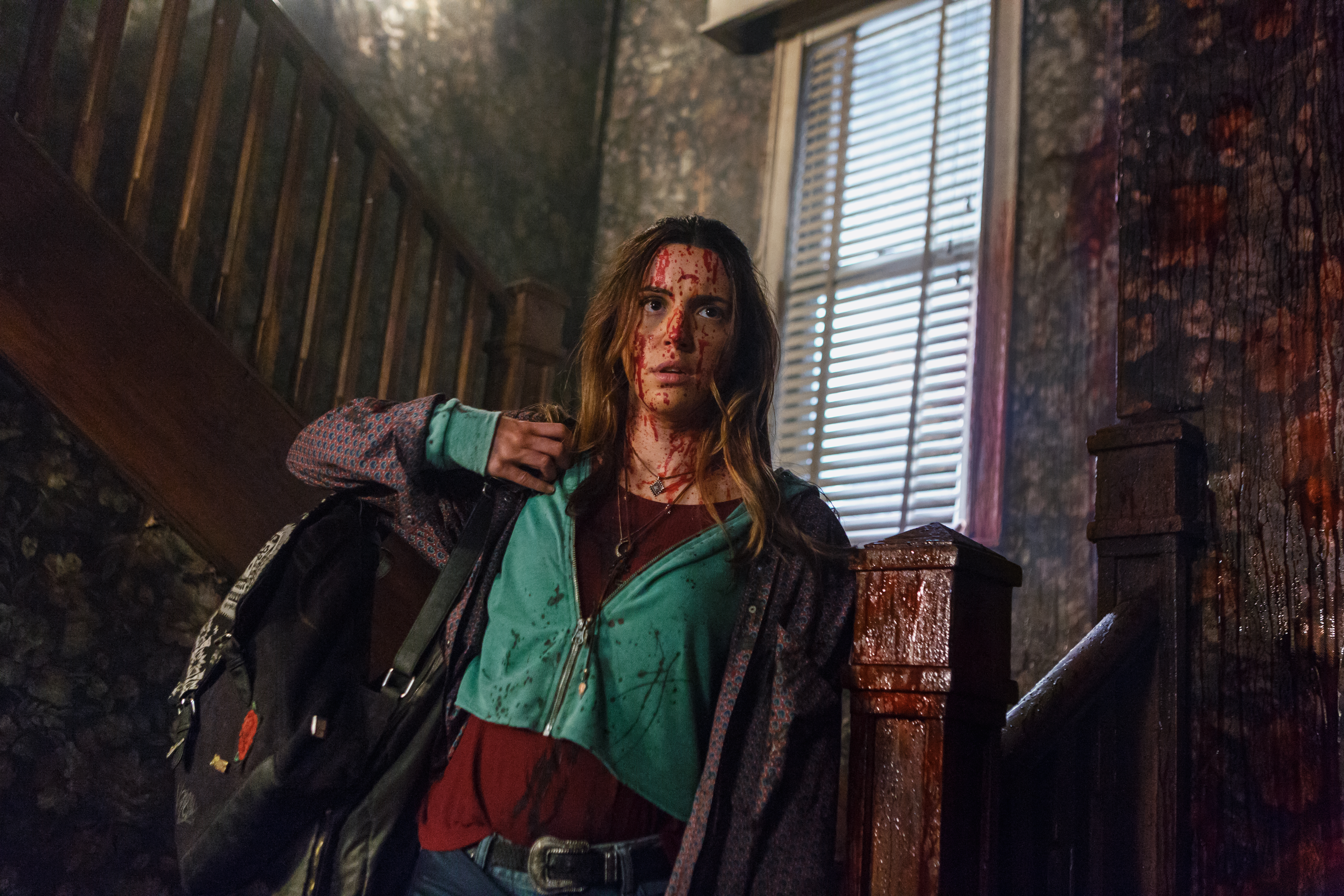 Ash vs Evil Dead - Ash vs Evil Dead 30 yılın ardından Deadite’ler, Ash’i bulmuş ve daha önce dünyayı kötülük ile ele geçirme planlarını durduran bu adamdan intikam almak istemektedirler. Ash, ilerlemiş yaşına rağmen mücadeleyi elden bırakmaz.