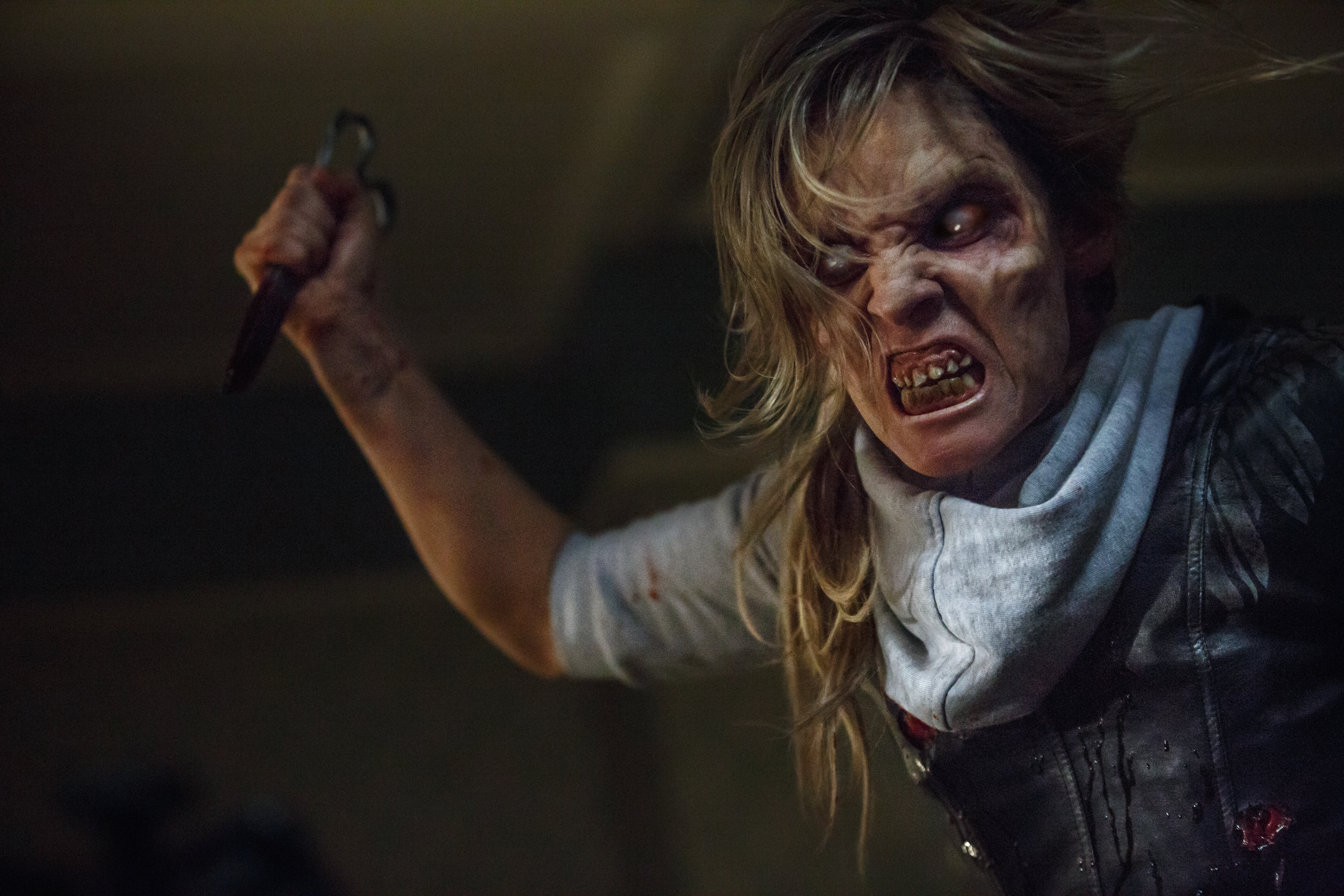Ash vs Evil Dead - Ash vs Evil Dead 30 yılın ardından Deadite’ler, Ash’i bulmuş ve daha önce dünyayı kötülük ile ele geçirme planlarını durduran bu adamdan intikam almak istemektedirler. Ash, ilerlemiş yaşına rağmen mücadeleyi elden bırakmaz.