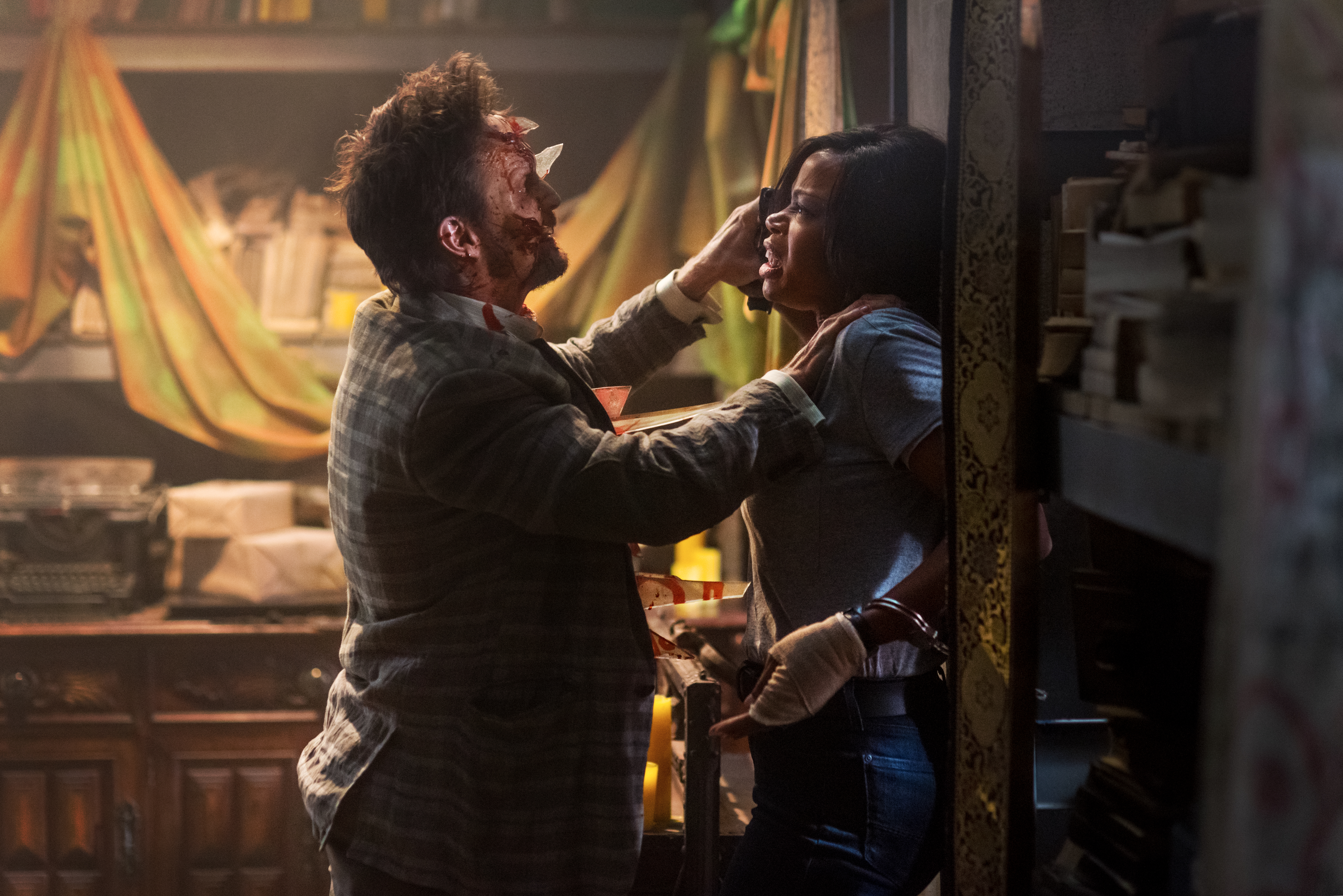 Ash vs Evil Dead - Ash vs Evil Dead 30 yılın ardından Deadite’ler, Ash’i bulmuş ve daha önce dünyayı kötülük ile ele geçirme planlarını durduran bu adamdan intikam almak istemektedirler. Ash, ilerlemiş yaşına rağmen mücadeleyi elden bırakmaz.