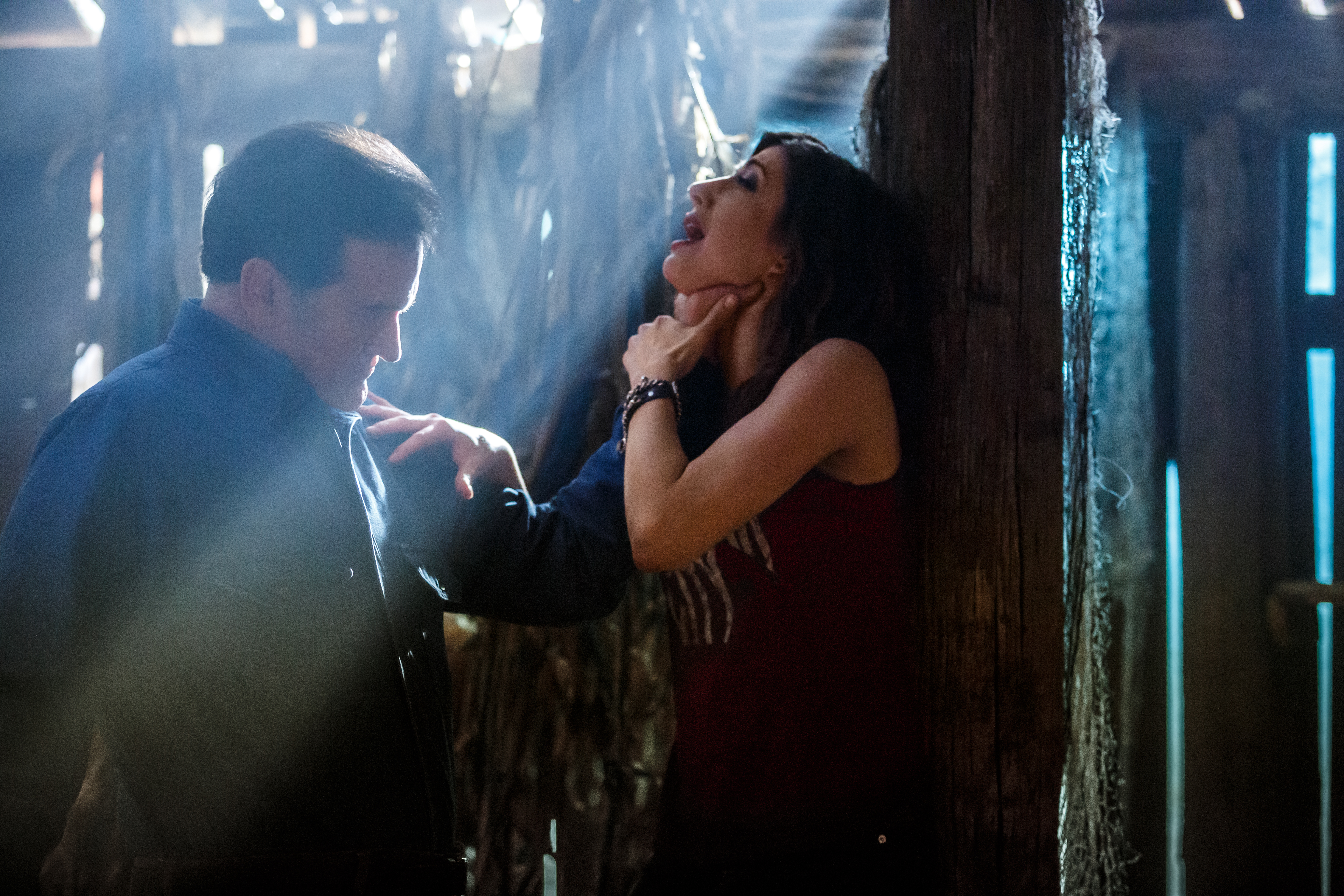 Ash vs Evil Dead - Ash vs Evil Dead 30 yılın ardından Deadite’ler, Ash’i bulmuş ve daha önce dünyayı kötülük ile ele geçirme planlarını durduran bu adamdan intikam almak istemektedirler. Ash, ilerlemiş yaşına rağmen mücadeleyi elden bırakmaz.