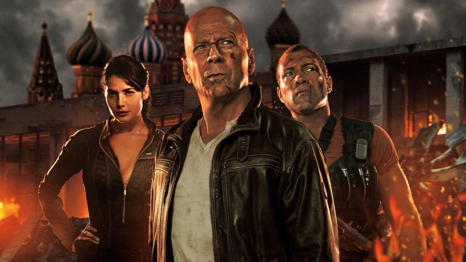 A GOOD DAY TO DIE HARD - ZOR ÖLÜM: ÖLMEK İÇİN GÜZEL BİR GÜN 20 seneden fazladır, New York emniyet güçlerine bağlı olarak hizmet veren ve terörist grupları yok etmesiyle ünlü bir polis olan John McClane, dünyanın dört bir köşesindeki teröristlerin can düşmanıdır. Rus mafya lideri hapisten kaçınca, Rusya’ya giden McClane’in yeraltı dünyasındaki tek bağlantısı Komorov isimli bir adamdır. Amerikalıların sevilmediği bu ülkede, gizli görevde olan McClane, oğlu Jack'i karşısında görünce büyük bir şoka uğrar. Tahmin ettiğinden daha yetenekli olan oğlunun Rus mafyasını köşeye sıkıştırmasına az kalmıştır. Aynı dönem, Sovyet ordu kuvvetleri de kontrolü ele geçirmeye çalışınca baba-oğul, kaçak mafya liderine karşı oldukça sert bir savaşa girecektir.