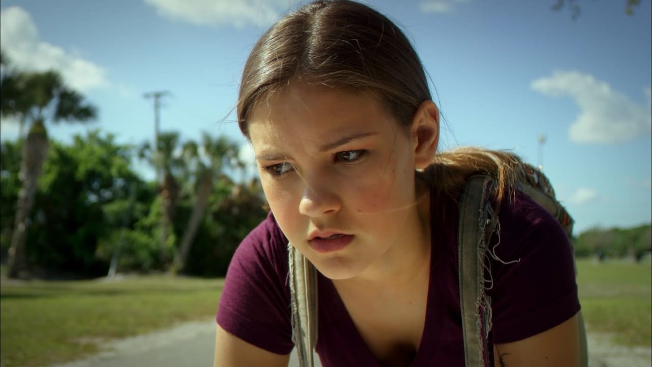 APPLE OF MY EYE - GÖZ BEBEĞİM Atını çok seven genç bir kız, zamanının çoğunu onunla geçirir ancak bir gün atı huysuzlanır ve küçük kızı üstünden atar. Bu travmatik kaza genç kızın gözlerini kaybetmesine sebep olur. Kılavuz köpeklerin baş eğitmeni Charles ise, Apple adında bir midilliyi kızın görmesine destek olması için eğitmeye başlar.