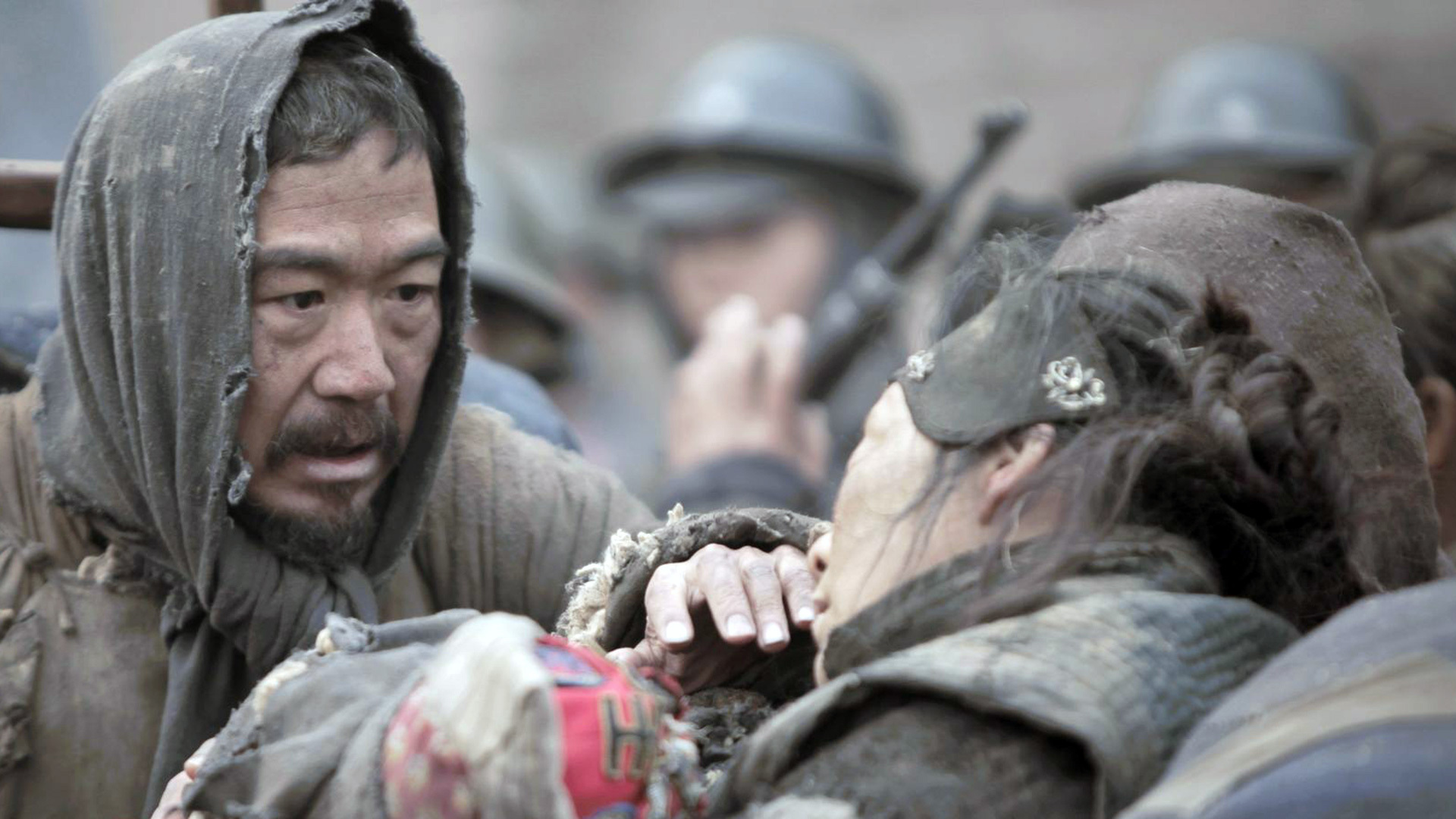 BACK TO 1942 - 1942'YE DÖNÜŞ Milyonlarca insanın ölümü ile sonuçlanan büyük Henan göçünü konu alan, Çin yapımı bir tarih filmi. Japonya ile Çin arasında süren savaş sırasında, açl