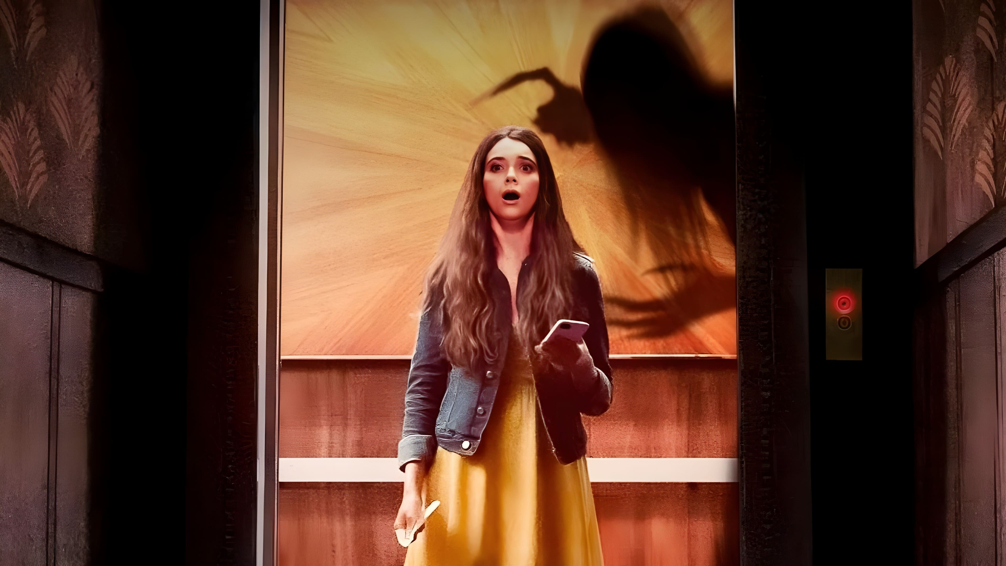 ELEVATOR GAME - ASANSÖR OYUNU Ryan, şehir efsanelerini araştıran bir internet dizisi çeken bir grup lise mezununa katılır. Ancak bu grubun, birkaç ay önce kaybolan kız kardeşinin ortadan kaybolmasıyla bağlantılı olduğuna inanır. Gençlerden birinin, ölümcül Asansör Oyunu'nu oynayarak kardeşinin kaybolmasına sebep olduğunu düşünür ve onları yeniden oyunu oynamaya ikna eder. Oyunu oynarken Beşinci Kattaki Kadın'ı uyandırırlar ve işler korkunç bir hal alır.
