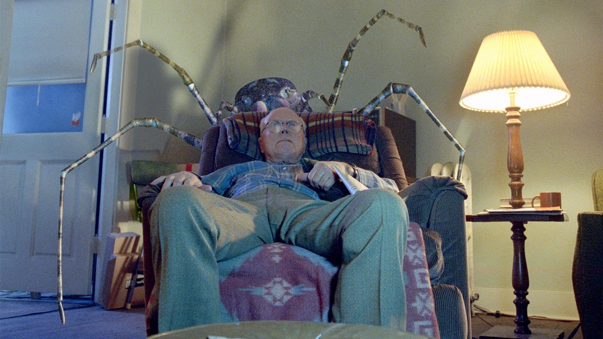 EIGHT LEGGED FREAKS - SEKİZ BACAKLI CANAVARLAR Küçük bir kasaba, tüm geçimini sınırları içerisinde bulunan madenden sağlamaktadır. Kasaba sınırları içerisinde gerçekleşen kimyasal bir sızıntı, kasabadaki tüm örümceklerin mutasyona uğramalarına yol açacaktır. Binlerce küçük örümcek, artık devasa boyutlara ulaşan korkunç canavarlara dönüşmüşlerdir. Kasabanın otoritesinden sorumlu olan insanlar, bir şekilde bu tehlikeyi bertaraf etmeye ve halkı korumaya çalışacaklardır. Ancak bu hiç de kolay olmayacaktır.