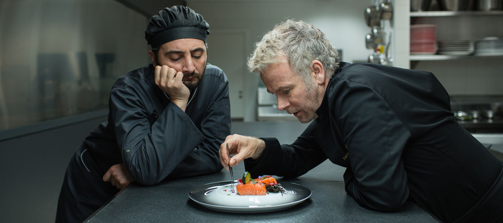 FRENCH CUISINE - FRANSIZ MUTFAĞI Deniz kenarında, bir otel ve restoran işleten François ve Charlotte, işlerinde başarılı olsalar da evliliklerinde sorunlar yaşamaktadırlar. François,