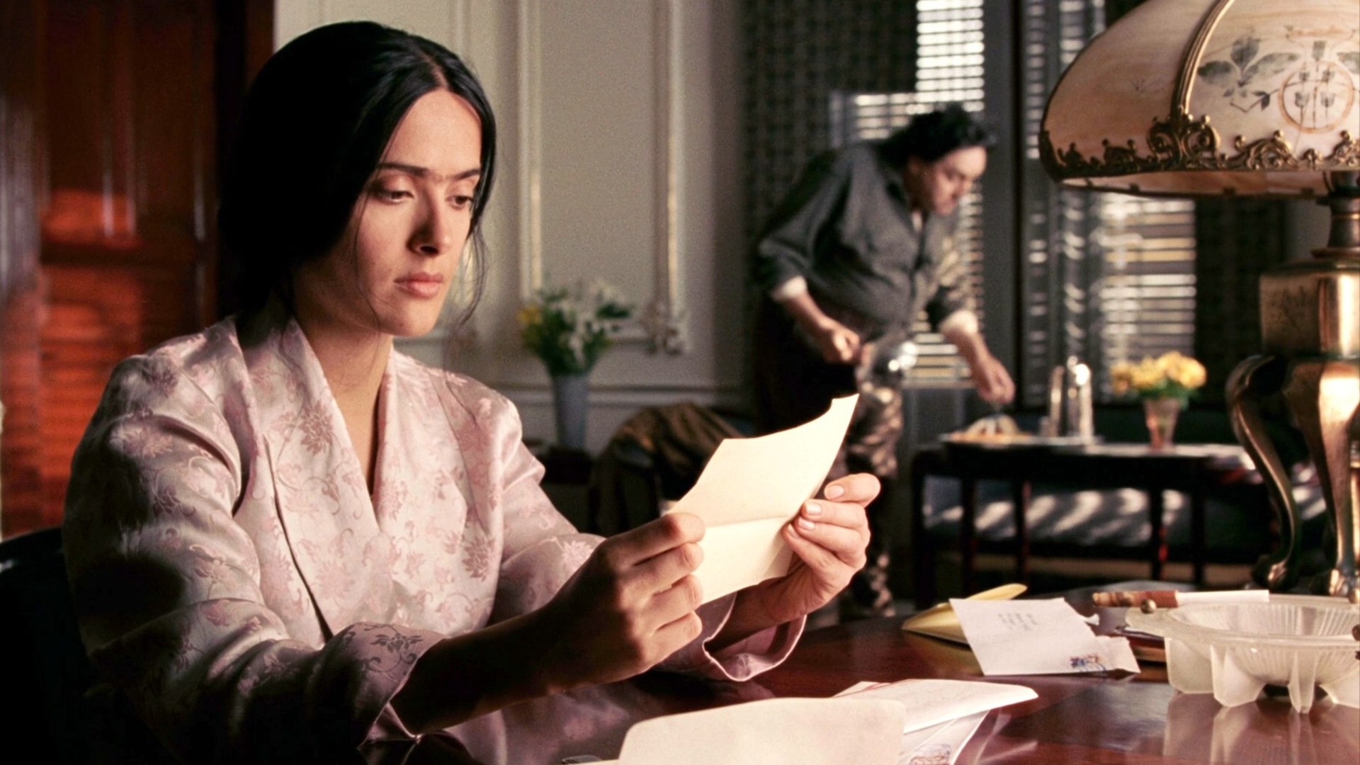 FRIDA - FRIDA Film, sanat tarihinin sıradışı banatçılarından biri olan Frida Kahlo'nun hayatını anlatıyor. Frida'nın meşhur aşkı, bir kadın düşkünü olan Diego, Frid