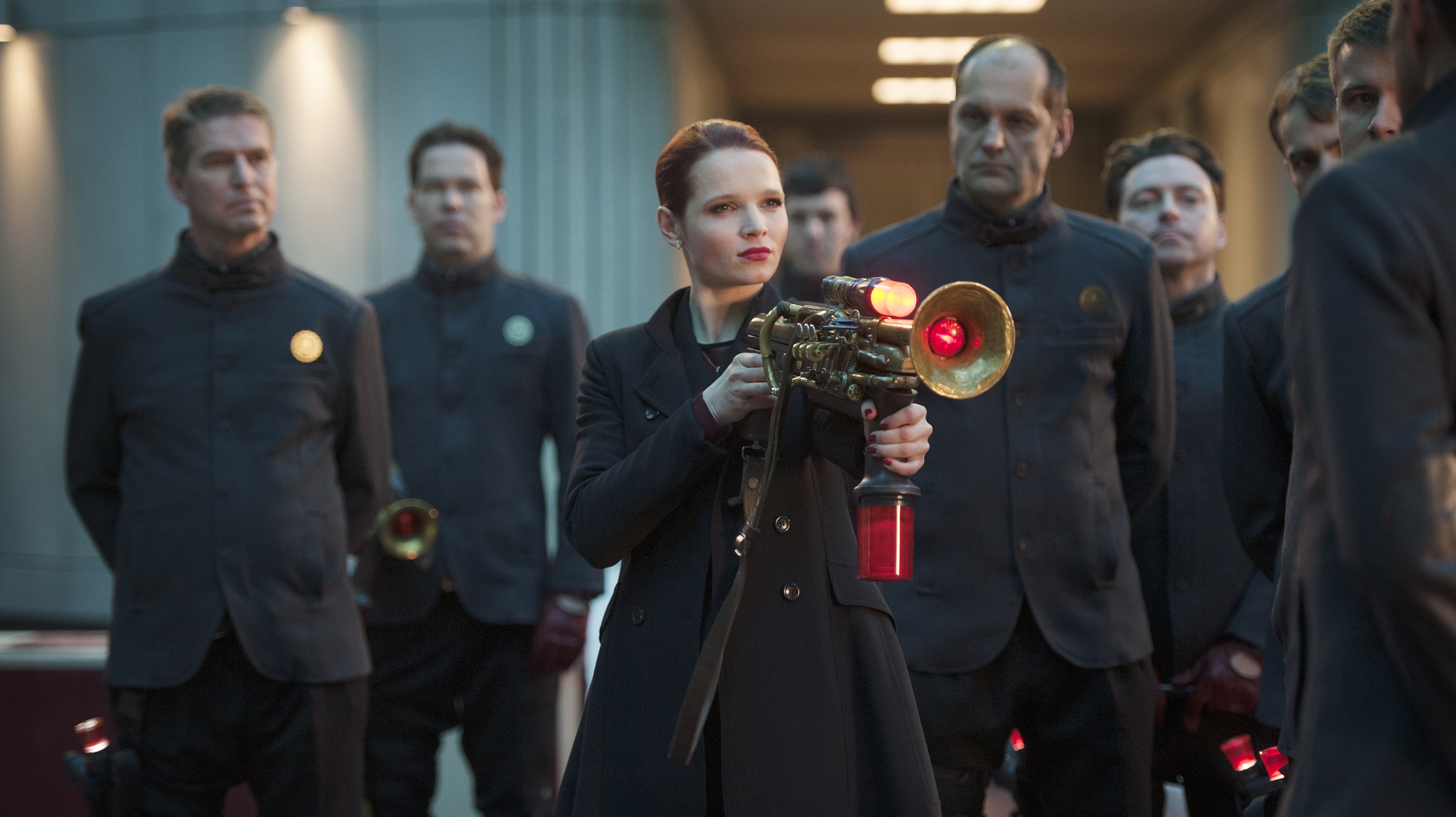 GHOSTHUNTERS - HAYALET AVCILARI Ailesi, 11 yaşındaki Tom için endişelidir. Çünkü Tom, özellikle karanlıktan çok korkmaktadır. Ancak ailesinin bilmediği bir şey vardır. Tom, Hugo adın