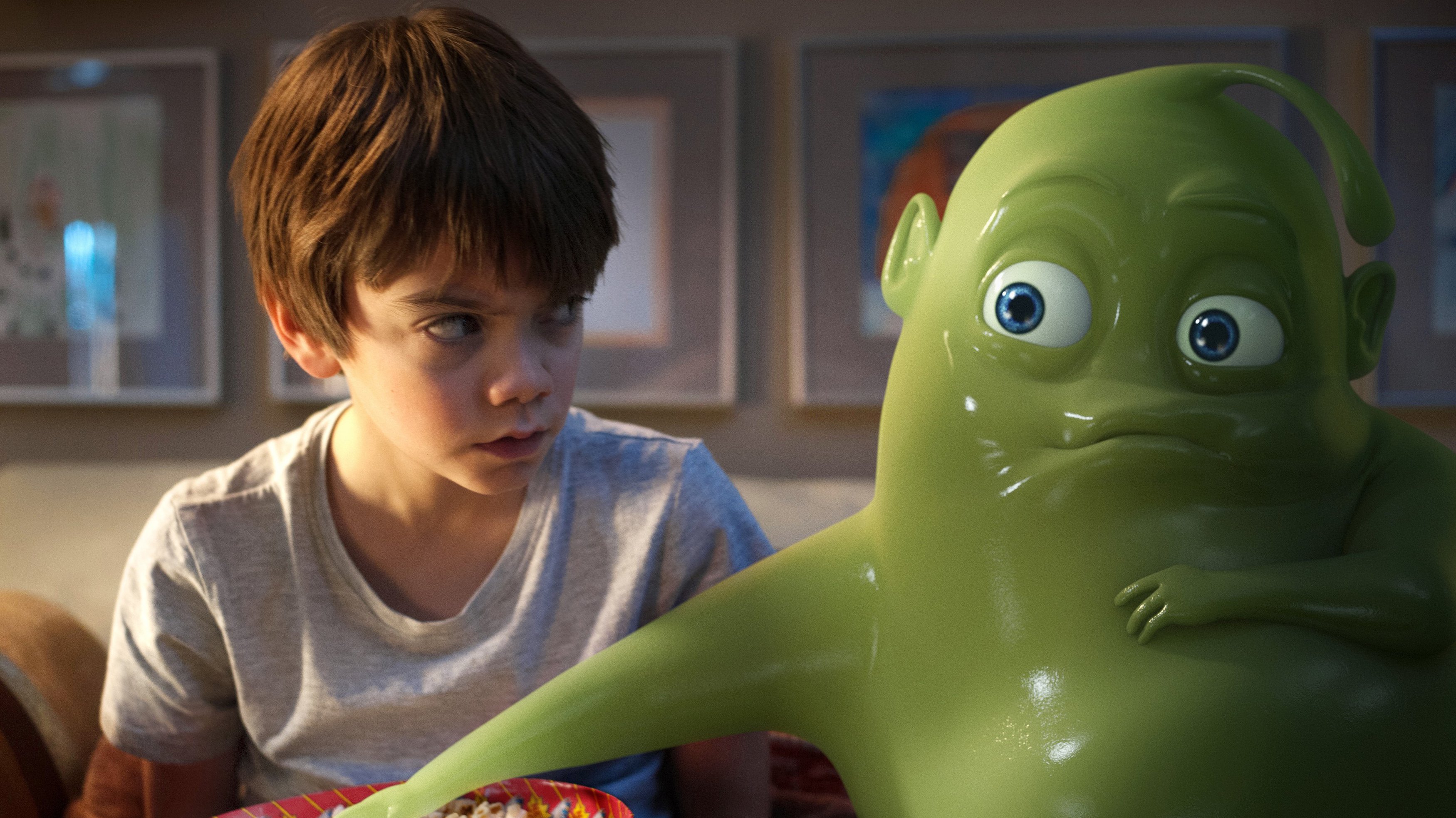 GHOSTHUNTERS - HAYALET AVCILARI Ailesi, 11 yaşındaki Tom için endişelidir. Çünkü Tom, özellikle karanlıktan çok korkmaktadır. Ancak ailesinin bilmediği bir şey vardır. Tom, Hugo adın