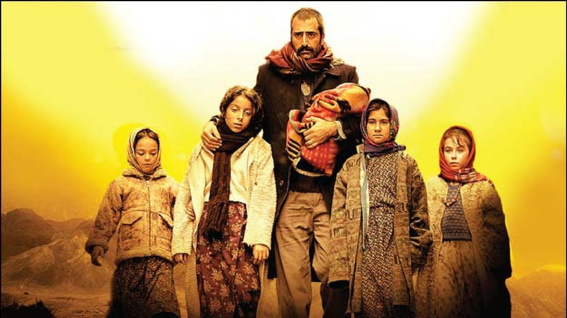 GÜNEŞİ GÖRDÜM - GÜNEŞİ GÖRDÜM Türkiye’nin Güneydoğusu’nda 25 yıldır süren savaşta zorluklarla mücadele eden Altun ailesi zorunlu olarak İstanbul’a göç eder. Ailenin bir kısmı kaçak olarak Avrupa’ya giderken geride kalanlar İstanbul’da ki yeni yaşama adapte olmaya çalışır. Hayatı boyunca kendini farklı hisseden çocuklardan biri, tanıştığı  travestiler sayesinde kim olduğunu anlamaya başlar.