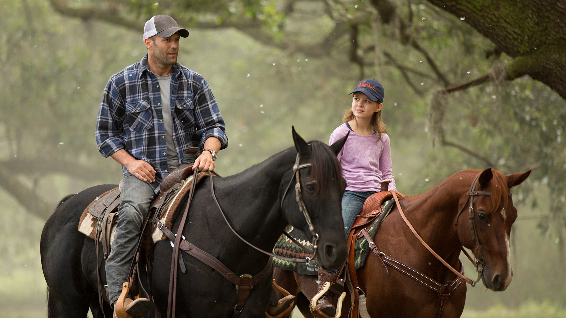 HOMEFRONT - SİVİL CEPHE Usta oyuncu kadrosu ile ön plana çıkan yapımda aksiyon hız kesmiyor. Phil Broker (Jason Statham), talihsiz bir kaza sonucunda patronunun oğlunun ölümü
