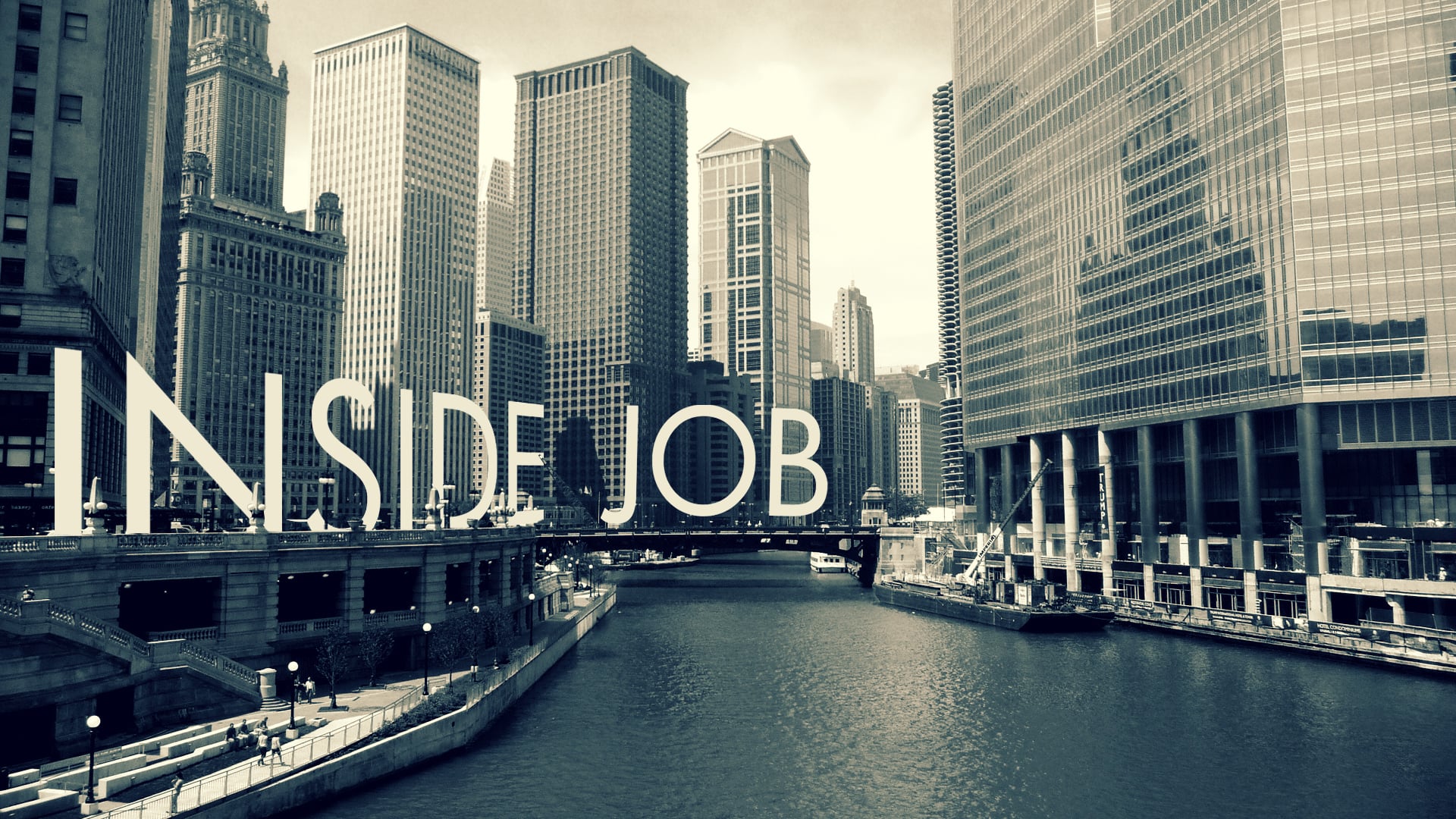 INSIDE JOB - İÇ İŞLER 2008 yılında yaşanan ekonomik krizi merkezine alan film, krizin insanların hayatlarını nasıl etkilediğini ele alıyor. Yapılan araştırmalar ve finans uzmanlarıyla yapılan röportajlar, krizin tüm sektörlerde yol açtığı zararı gözler önüne seriyor.