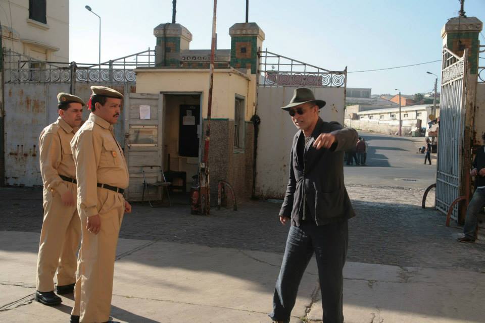 LA ISLA - ADA Faslı bir asker olan Ibrahim, kaçak mültecilerin girişini ve uyuşturucu tacirlerinin hareketlerini gözlemlemek için Fas’ta ıssız bir adaya yollanır. B