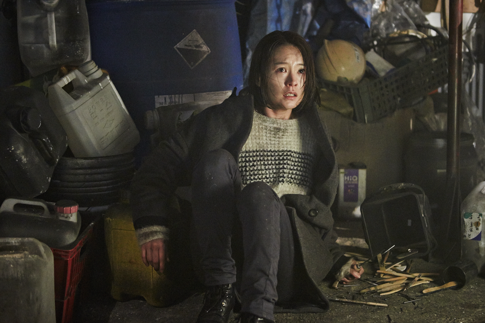 MANHOLE - LAĞIM Bir seri katil, yaklaşık altı aydır, Seul’de dehşet saçmaktadır. Şimdiye kadar on kişi, ardında hiç bir iz bırakmadan ortadan yok olmuştur. Katil, kur