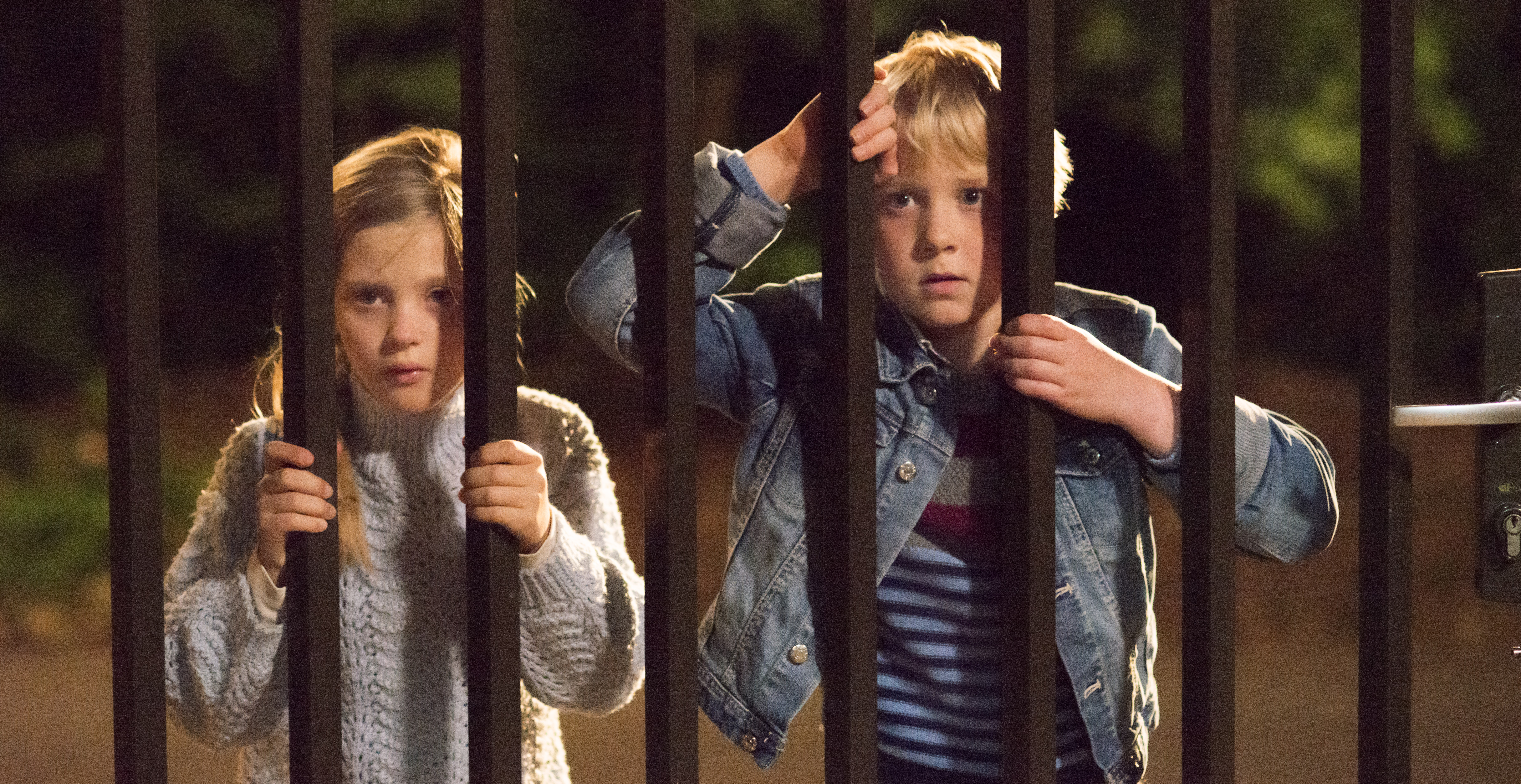 MR. FROG - BAY KURBAĞA Bir öğretmen, öğrencilerine büyük bir sır verir. Adam, bazen bir kurbağaya dönüşmektedir. İki öğrenci, öğretmenlerinin bu sırrını sonsuza dek saklamak