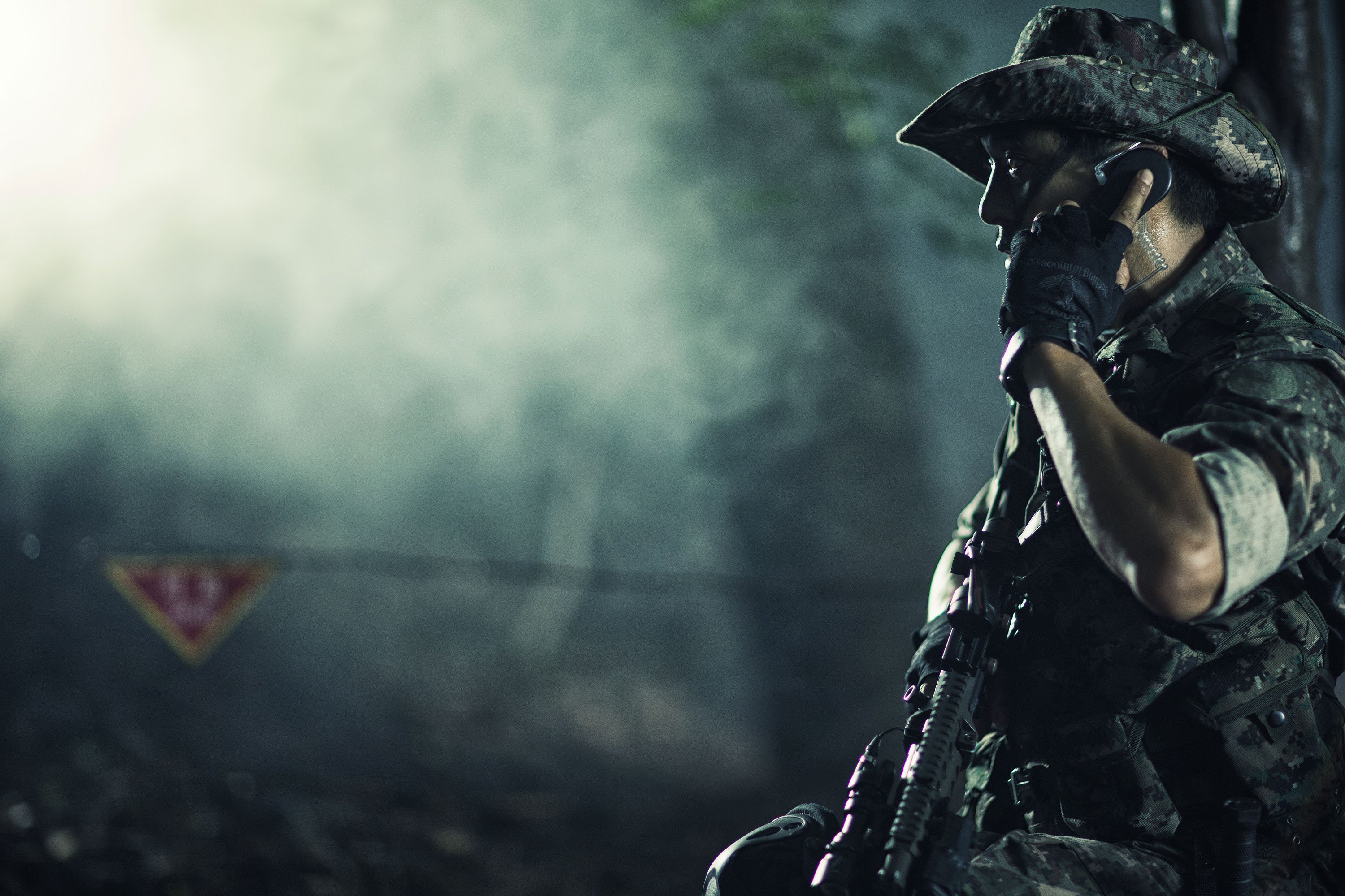 MUSUDAN - ÖLÜMCÜL ARAŞTIRMA Güney Kore ve Kuzey Kore arasındaki sınır bölgesinde, gizemli kayıp ve ölüm vakaları meydana gelmektedir. Devlet hemen özel eğitimli bir grup askeri b