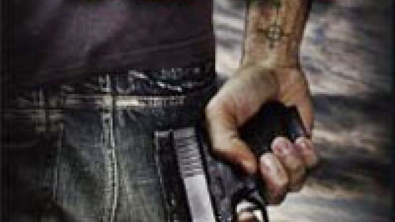 MADSO'S WAR - MADSO'NUN SAVAŞI  İrlandalı bir mafya liderinin saklı hazinesinin kontrolünü ele geçirmeye çalışan mafya ile polis arasındaki çatışmaya, Bostonlu bir küçük çaplı dolandırıcı da dahil olur ve iki taraf arasında kalır.