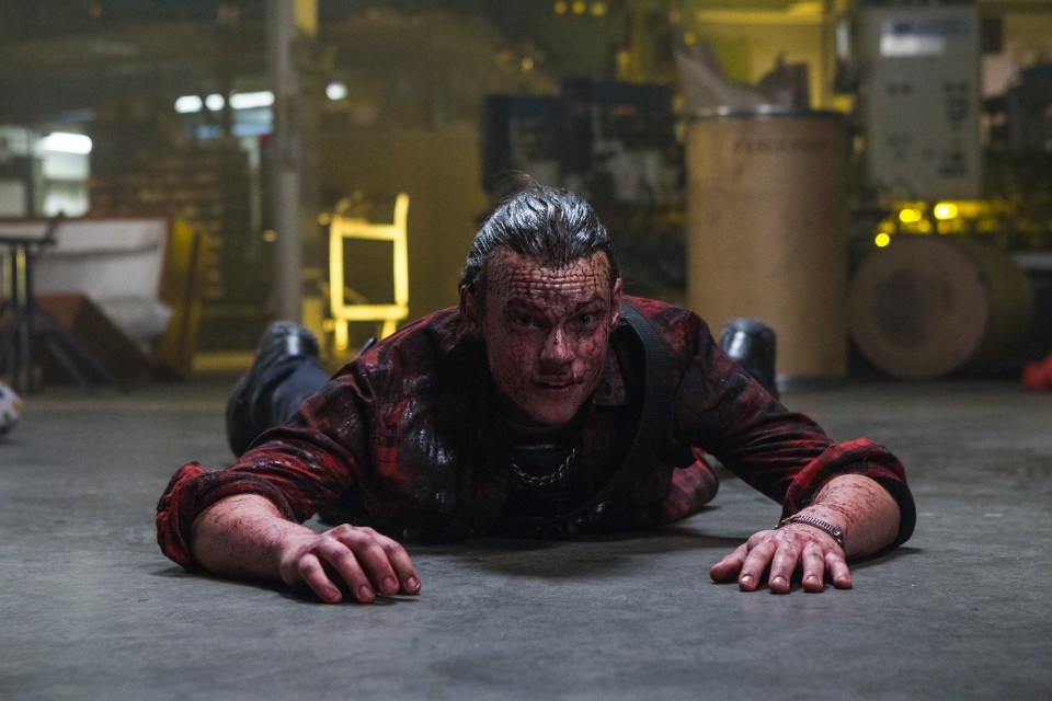 NIGHT WATCHMEN - GECE BEKÇİLERİ Korkusuz bir gazeteci ve çaylak bir gencin yardım ettiği üç yeteneksiz gece bekçisi, bir sürü aç vampire karşı hayatları pahasına kıyasıya bir mücadel