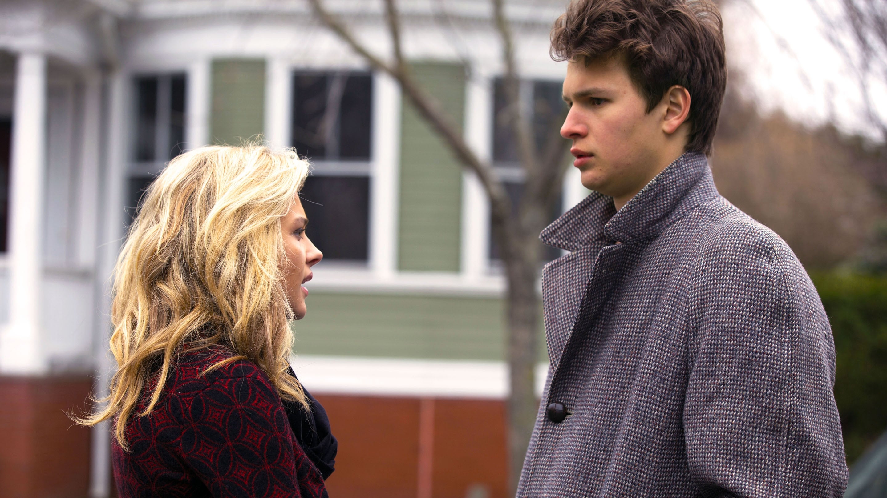 NOVEMBER CRIMINALS - KASIM SUÇLULARI Addison Schacht, Washington D.C'de yaşayan 18 yaşında liseli bir gençtir. Lisede kıdemli bir hale gelen ve yaptıklarıyla çevresindekileri bezdiren Schacht, sınıf arkadaşının öldürülmesi üzerine bu gizemli cinayeti araştırmaya başlar.