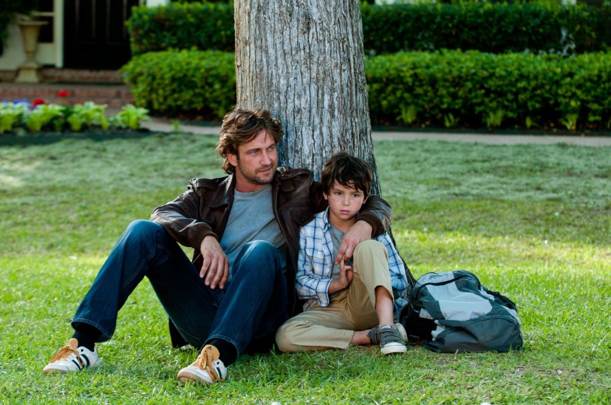 PLAYING FOR KEEPS - OYUN ALANI 300 Spartalı ile dikkatleri üzerine çeken yakışıklı oyuncu Gerard Butler eşliğinde keyifli bir romantik komedi. Eski bir profesyonel futbolcu olan Geo