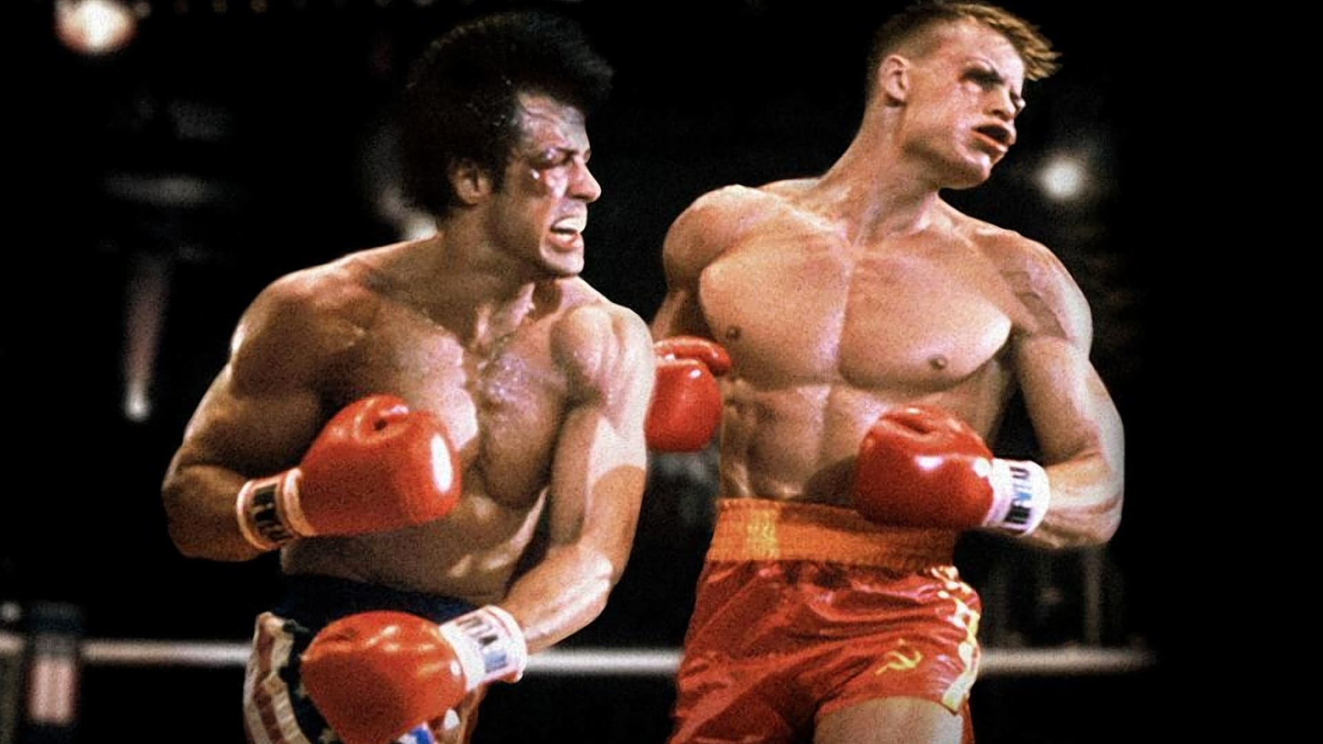 ROCKY IV - ROCKY IV Apollo Creed, Ivan Drago ile dövüşmek üzere hazırlanmakta, Rocky de dostu Creed'e bu maç için yardım etmektedir. Ancak Drago, maç esnasında Creed'i öldürür. Rocky, intikam duygusuyla dolup taşar. Bir maç ayarlayarak arkadaşının intikamını almaya karar verir. Ancak karşısındaki rakip korkunç derecede güçlüdür.
