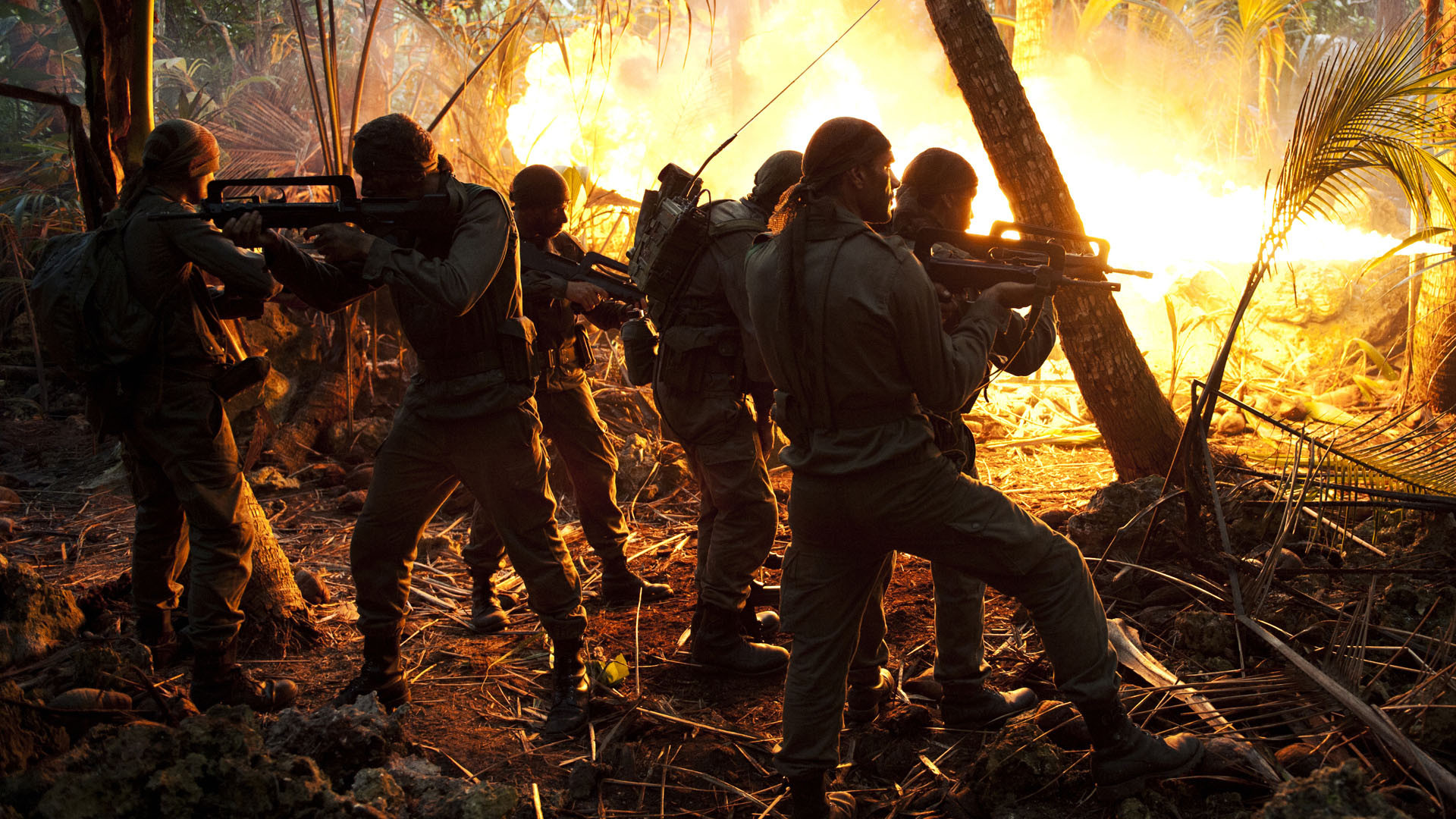 REBELLION - İSYAN Jandarma şefi Philippe Legorjus, ellerinde rehineler bulunan ayrılıkçı Kanaklarla uzlaşmak için adamlarıyla birlikte Ouvéa’ya gönderilir. Ancak müzakere zemini söz konusu değildir; Fransız ordusu savaş konumuna geçmiştir bile. Zaman daralmaktadır, çünkü seçim yaklaşıyordur ve anakara hemen sonuç almak ister.