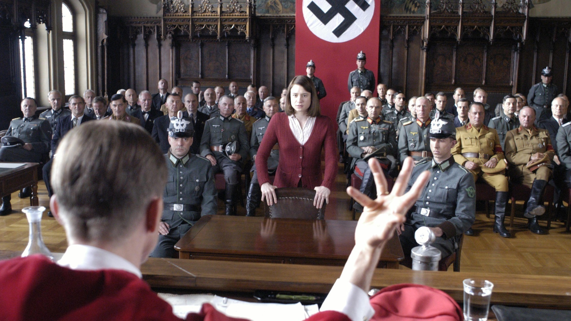 SOPHIE SCHOLL: THE FINAL DAYS - SOPHIE SCHOOL: SON GÜNLER 2. Dünya Savaşı döneminde, en önemli anti-nazi hareketi olan Sophie Scholl’un son günlerini konu alan Oscar adayı yapım. White Rose adında bir grup Na