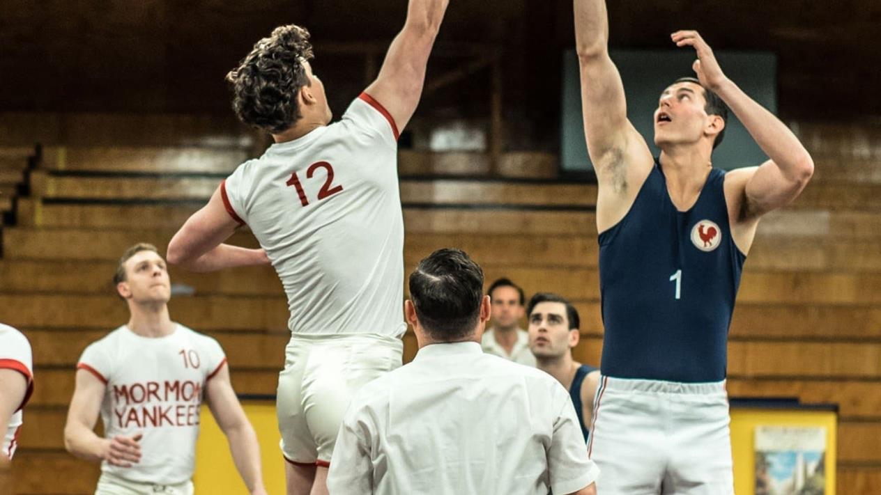 SPIRIT OF THE GAME - OYUN RUHU 1956 Melbourne Olimpiyatları yaklaşırken, Avustralya'nın emekleme aşamasındaki basketbol takımı da ilk kez olimpiyatlara katılmaya hazırlanmaktadır. Bu noktada ülkede bulunan Mormon misyonerlerinin yardımı istenir.