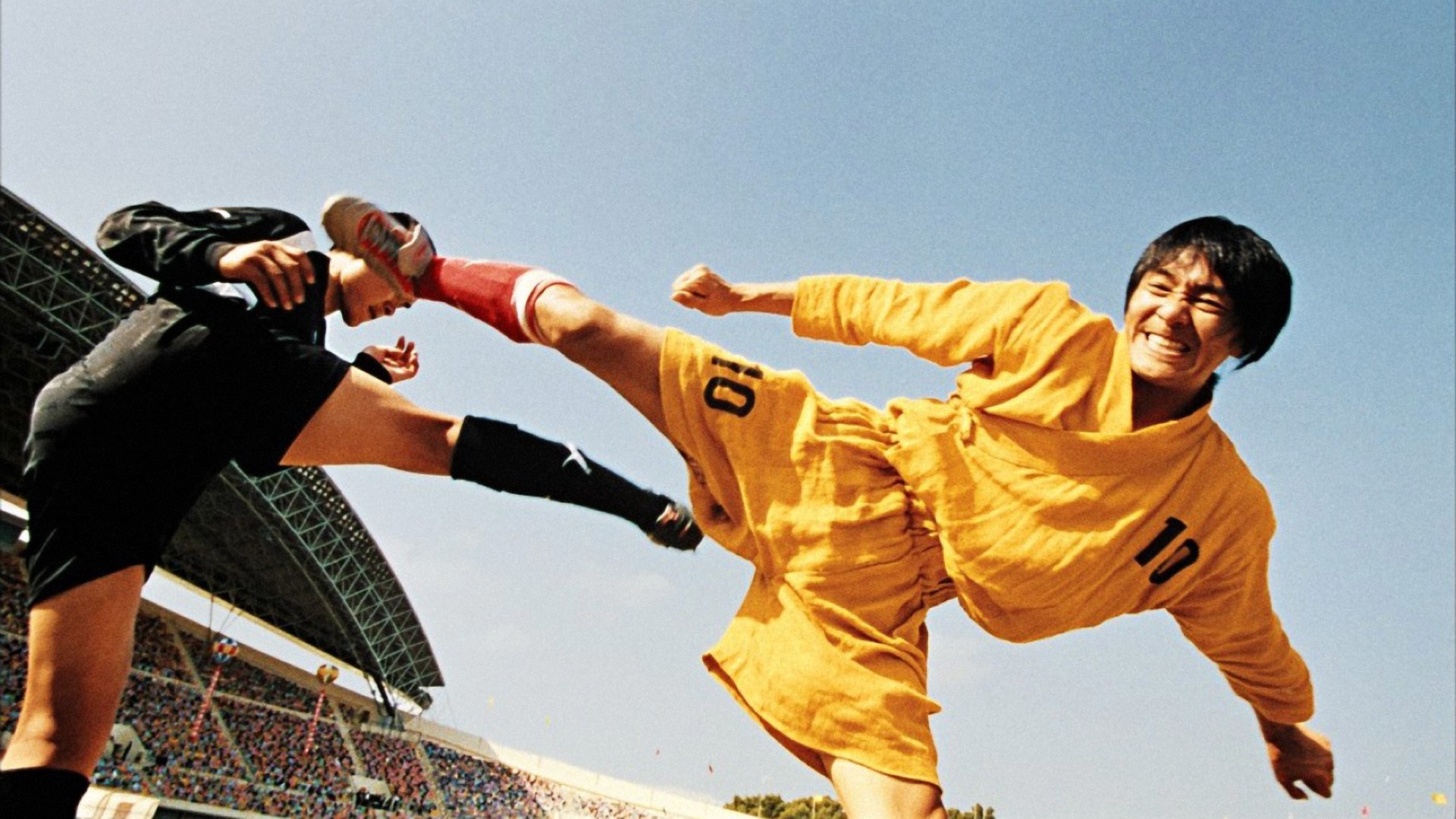 Shaolin Soccer - Shaolin Futbolu Bir dönem futbol oynadıktan sonra, yediği bir kazık sonucu futbol hayatına ara veren bir genç, yıllar sonra kung fu bilen bir grup shaolin rahibiyle b