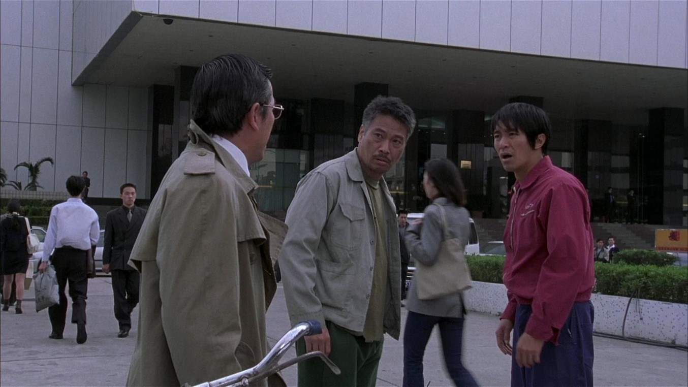 Shaolin Soccer - Shaolin Futbolu Bir dönem futbol oynadıktan sonra, yediği bir kazık sonucu futbol hayatına ara veren bir genç, yıllar sonra kung fu bilen bir grup shaolin rahibiyle b