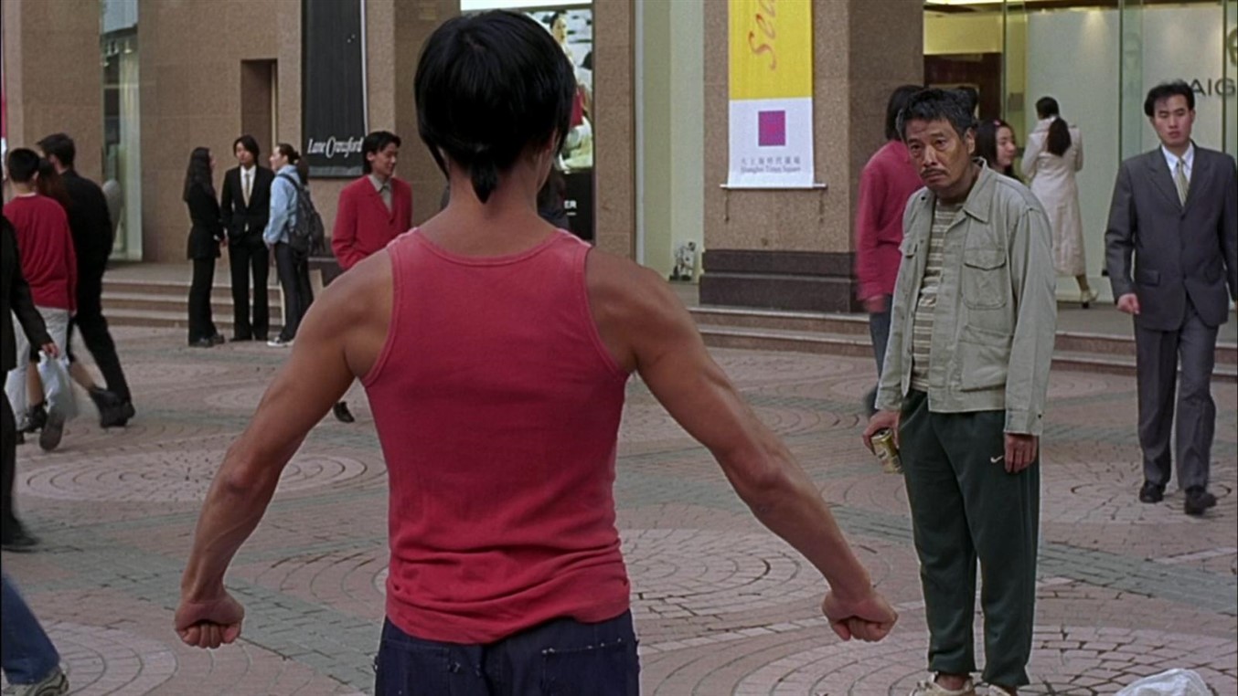Shaolin Soccer - Shaolin Futbolu Bir dönem futbol oynadıktan sonra, yediği bir kazık sonucu futbol hayatına ara veren bir genç, yıllar sonra kung fu bilen bir grup shaolin rahibiyle b