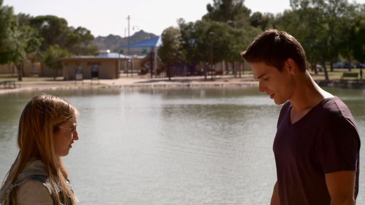 STASIS - DOLAŞIM Ava, bir gece arkadaşlarıyla partiye katıldıktan sonra evine döner. Sabah kalktığında aynada kendini görünce şok olur. Aynada gördüğü kişi kendisine benzemektedir ancak kendisi değildir. Bazı ruhlar insanların bedenlerini ele geçirerek zamanda yolculuk yağmaktadırlar. Ava’nın bedeni de ele geçirilmiştir.