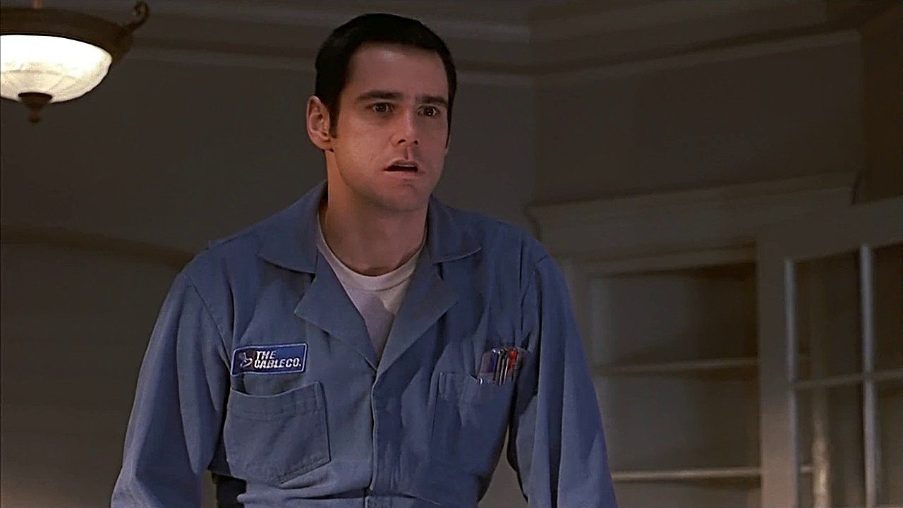 THE CABLE GUY - BAŞ BELASI Ben Stiller’ın yönetmen koltuğunda olduğu yapımda Jim Carrey başrolde. Kızarkadaşı tarafından terk edilen Steven, yeni bir eve taşınmıştır. Kablo döşetmek için Chip Douglas adındaki elektrikçi ile anlaşır. Ancak tuhaf bir adam olan Chip, Steven ile arkadaş olmak ister. Başlarda sıkıntı yoktur fakat Chip, Steven’ın hayatını allak bullak etmeye başlayınca Steven, Chip ile ilişkisini keser. Bu duruma çok sinirlenen Chip ise intikam almaya karar verir.