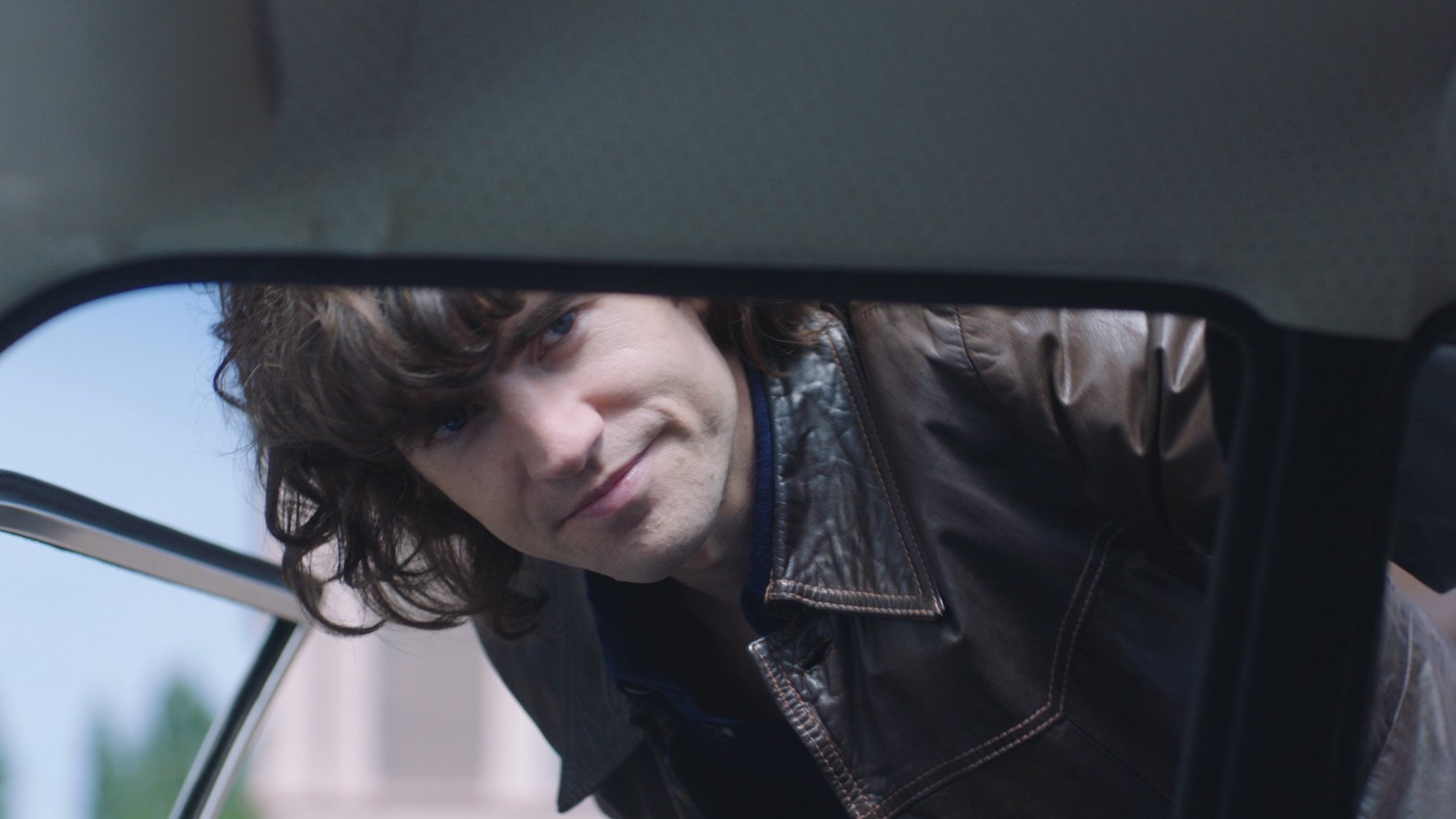 THE FURY - ÖFKE Tiny, genç yaşına rağmen çevresindeki tüm erkeklerin dikkatini çekmektedir. Yeğeni Albert, çocukluğundan beri ona karşı sıradışı bir ilgi ve hayranlık