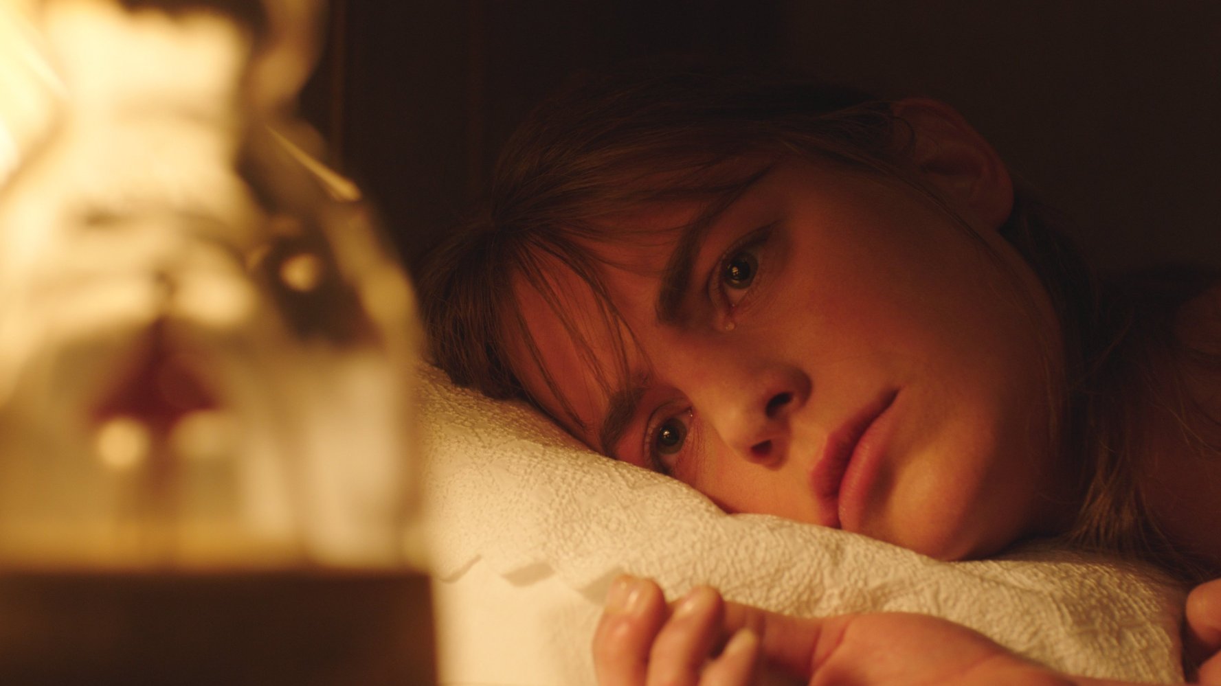 THE FURY - ÖFKE Tiny, genç yaşına rağmen çevresindeki tüm erkeklerin dikkatini çekmektedir. Yeğeni Albert, çocukluğundan beri ona karşı sıradışı bir ilgi ve hayranlık