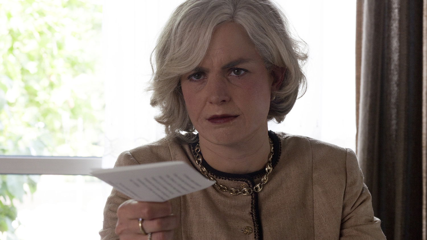 THE FURY - ÖFKE Tiny, genç yaşına rağmen çevresindeki tüm erkeklerin dikkatini çekmektedir. Yeğeni Albert, çocukluğundan beri ona karşı sıradışı bir ilgi ve hayranlık