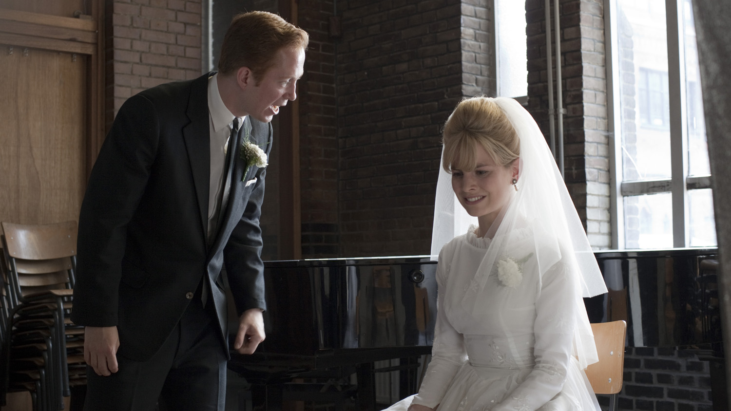 THE FURY - ÖFKE Tiny, genç yaşına rağmen çevresindeki tüm erkeklerin dikkatini çekmektedir. Yeğeni Albert, çocukluğundan beri ona karşı sıradışı bir ilgi ve hayranlık