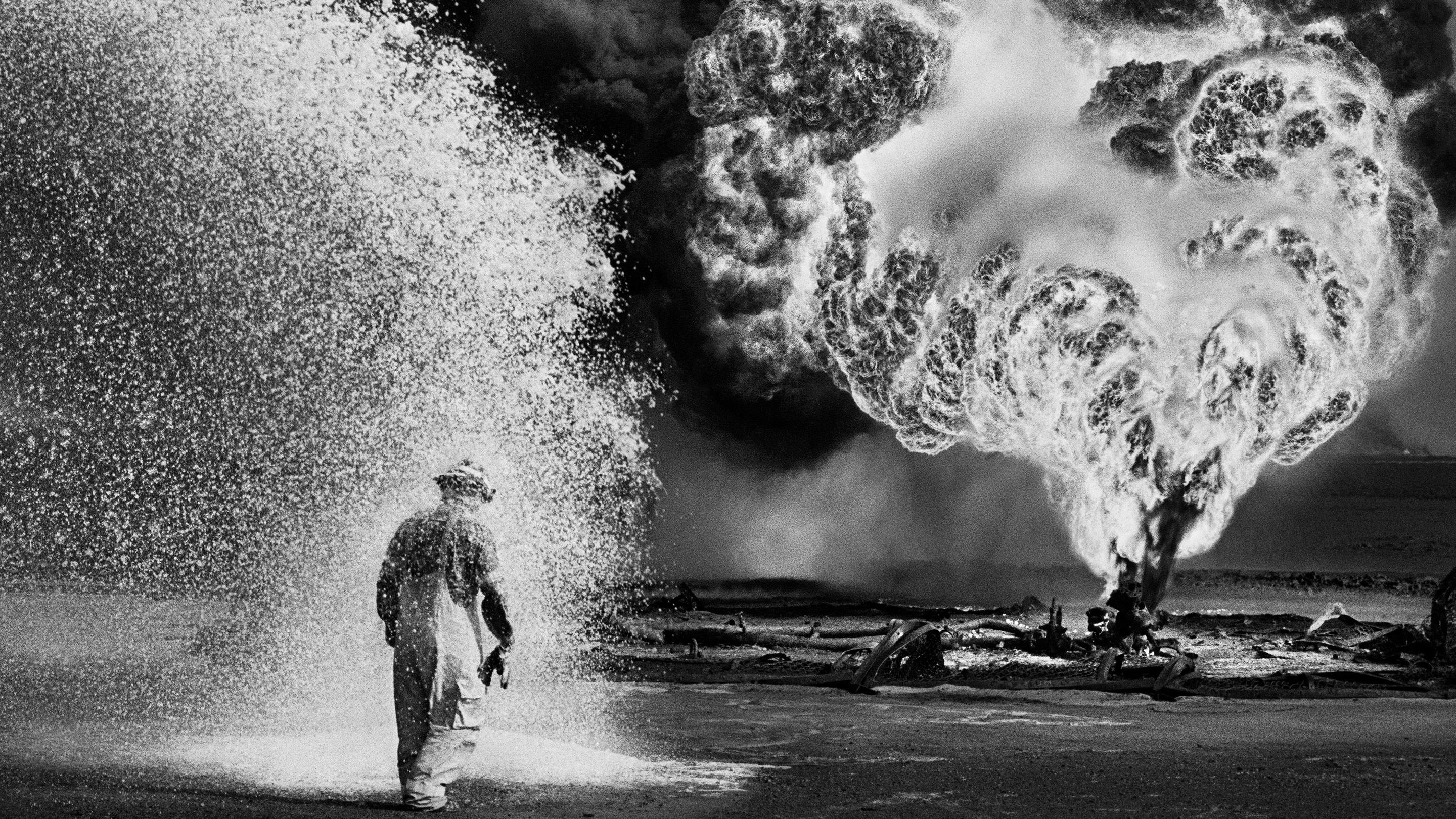 THE SALT OF THE EARTH - TOPRAĞIN TUZU Fotoğrafçı Sebastião Salgado, tam 40 yıldır kıtadan kıtaya dolaşarak değişen insanlığı, belgelerle kayıt altına almaktadır. Bu zaman zarfı içerisinde, yakın tarihimizi etkileyen en önemli olayları belgelemiştir: uluslararası çatışmalar, açlık ve göç…