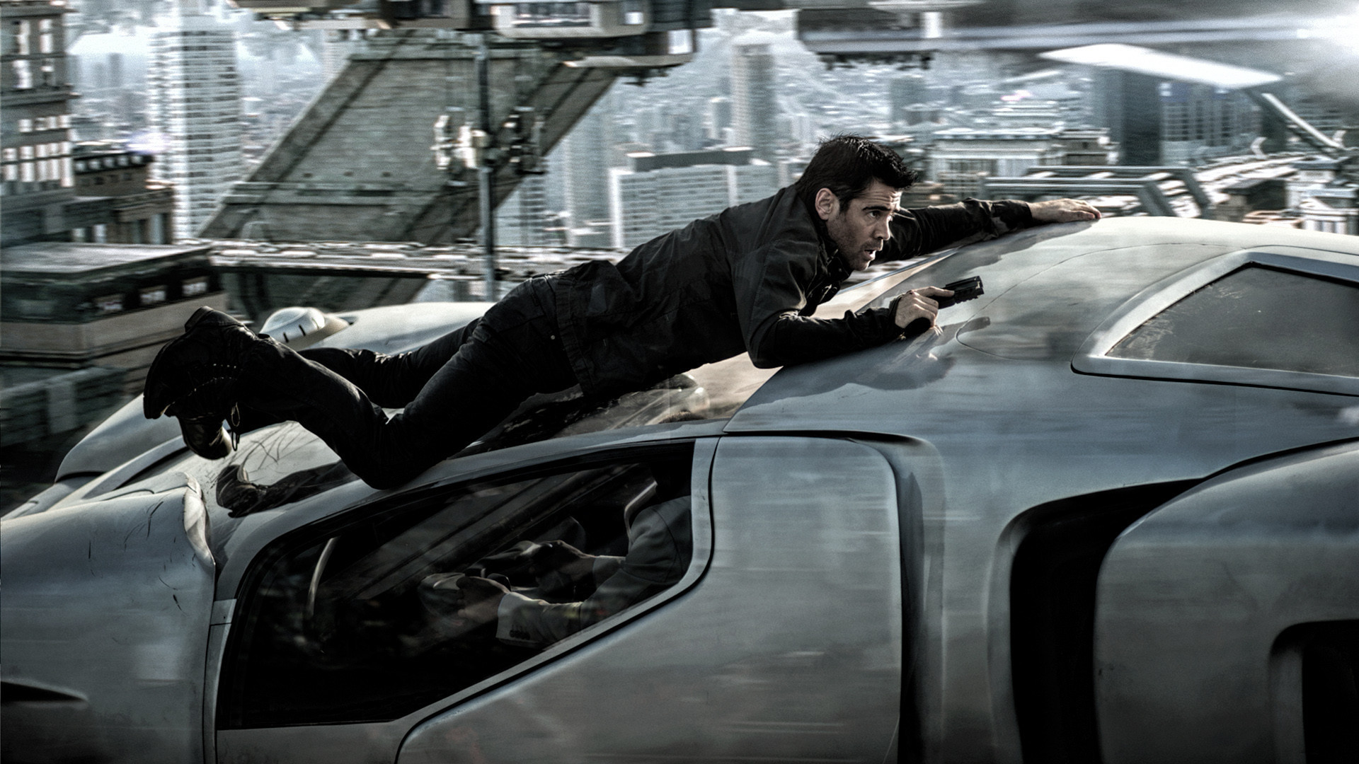 TOTAL RECALL - GERÇEĞE ÇAĞRI Colin Farrell ile gizem ve macera yüklü bir aksiyon... 21. yüzyıl sonları.. Dünya ikiye bölünmüş ve sadece iki ülkeden oluşmaktadır. Douglas Quaid adı