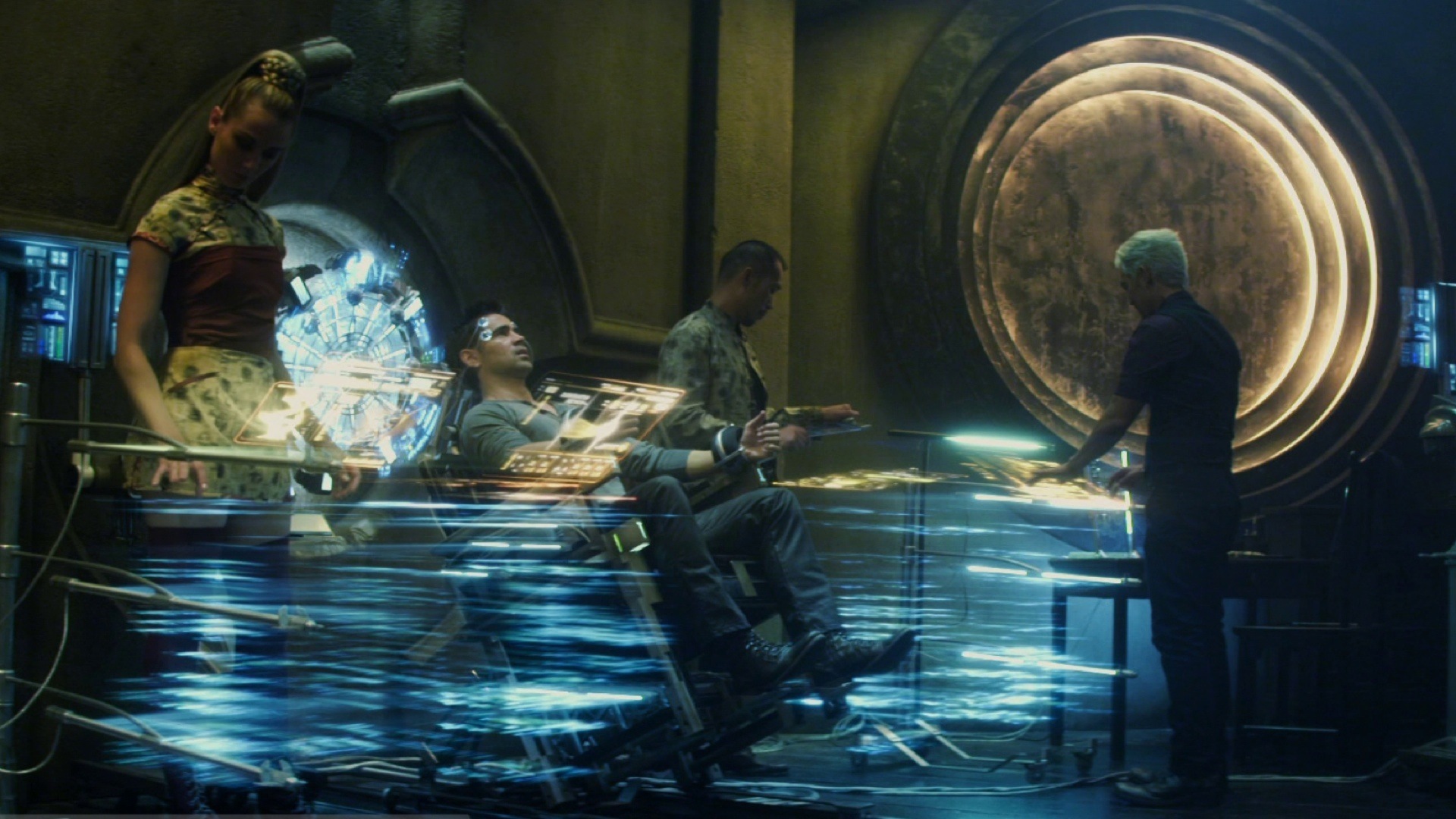 TOTAL RECALL - GERÇEĞE ÇAĞRI Colin Farrell ile gizem ve macera yüklü bir aksiyon... 21. yüzyıl sonları.. Dünya ikiye bölünmüş ve sadece iki ülkeden oluşmaktadır. Douglas Quaid adı