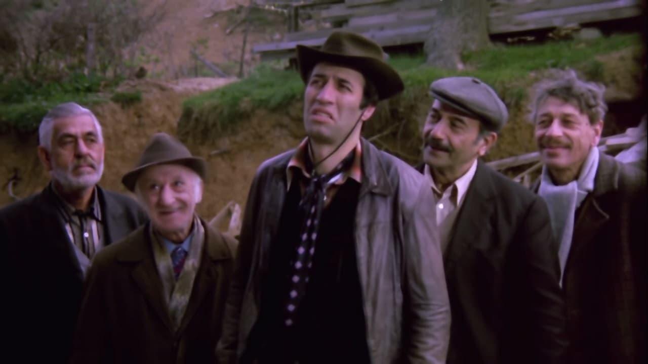 UMUDUMUZ ŞABAN - UMUDUMUZ ŞABAN Arkadaşlarının Ringo diye seslendiği Şaban, kovboy filmlerine meraklı bir kahveci çırağıdır. Ölen amcasının ona bıraktığı kahveyi devralmak üzere İstanbul’a gider. Bu arada İstanbul’da mahalleli kabadayı Yedibela Recep ve adamlarından bıkmıştır. Recep’in haraç bölgesi olan mahalleyi yıkıp yerine site yapmak isteyen müteahhit Muhteşem, ünlü tetikçi Mardinli Arif’i kiralayarak Recep’i öldürtür. Cinayet mahalleye ayak basar basmaz Ringo lakaplı Şaban’ın üzerine kalır. Bir anda adı efsaneye dönüşen Şaban artık Muhteşem’e karşı mahallelinin tek umudu olur.