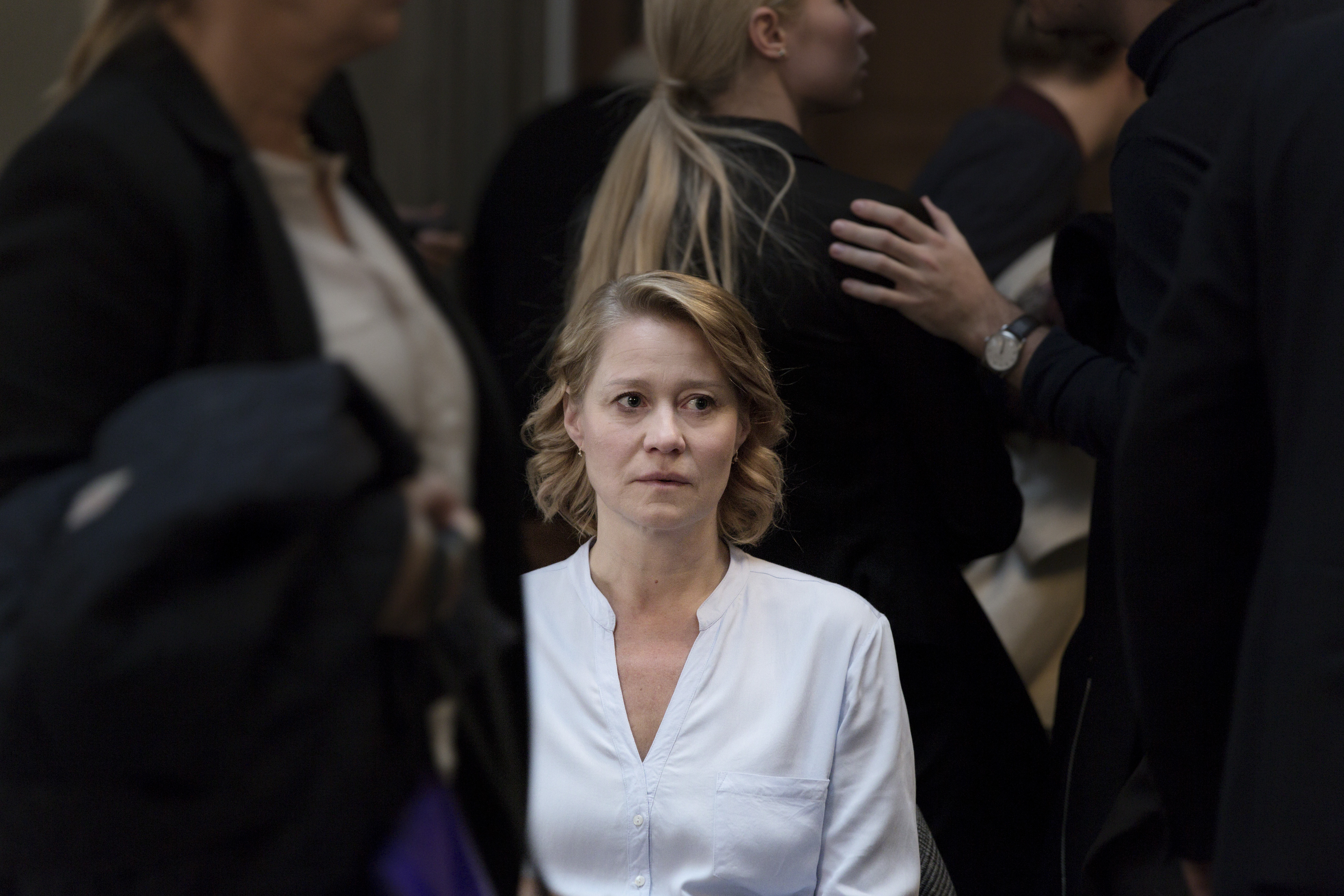 YOU DISAPPEAR - TÜMÖR Frederik, dolandırıcılıktan yargılanmaktadır. Ancak, bir beyin tümörü olduğu ve tümörün karakterini değiştirdiği ortaya çıkar. Bu nedenle yaptığı şeyi