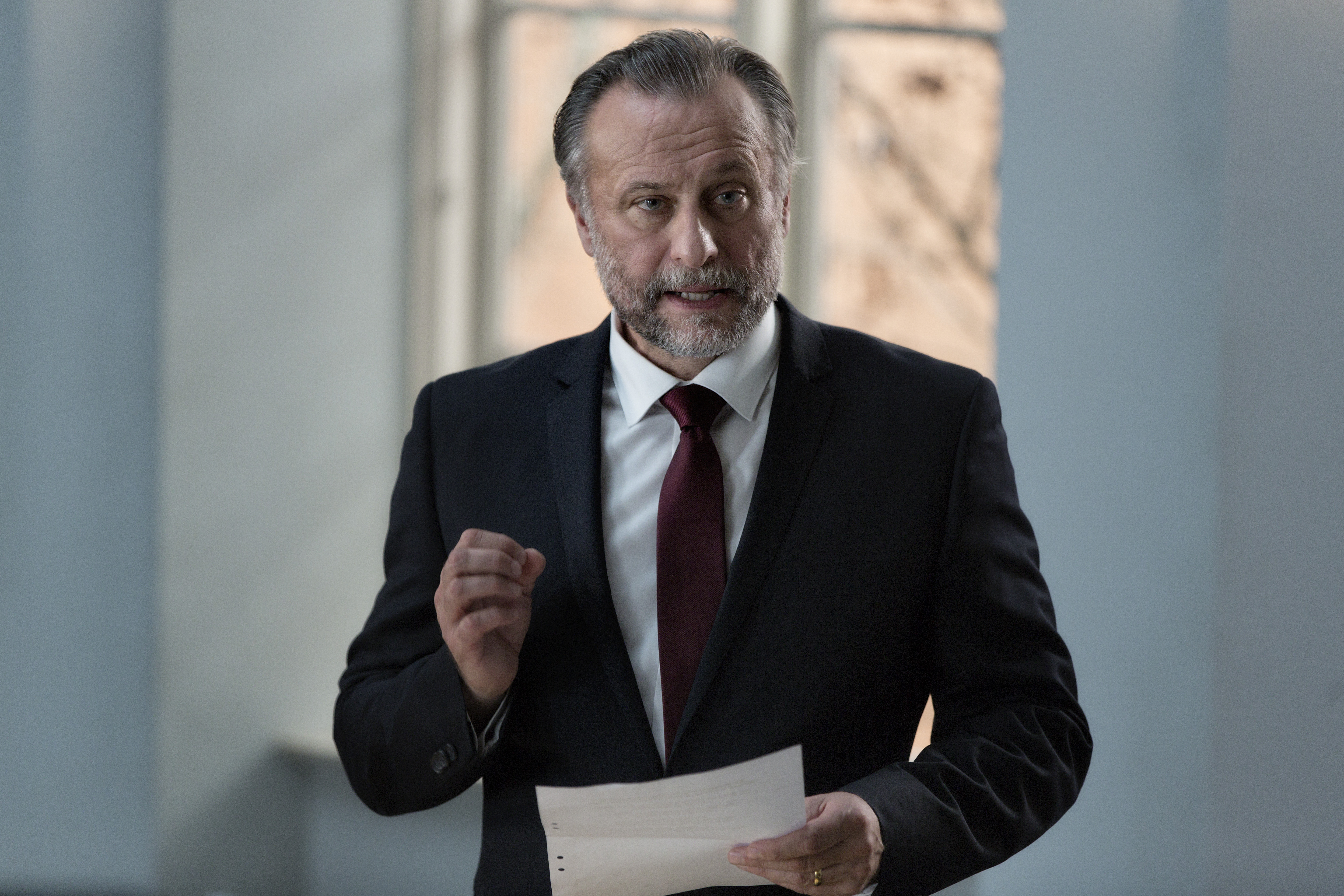 YOU DISAPPEAR - TÜMÖR Frederik, dolandırıcılıktan yargılanmaktadır. Ancak, bir beyin tümörü olduğu ve tümörün karakterini değiştirdiği ortaya çıkar. Bu nedenle yaptığı şeyi