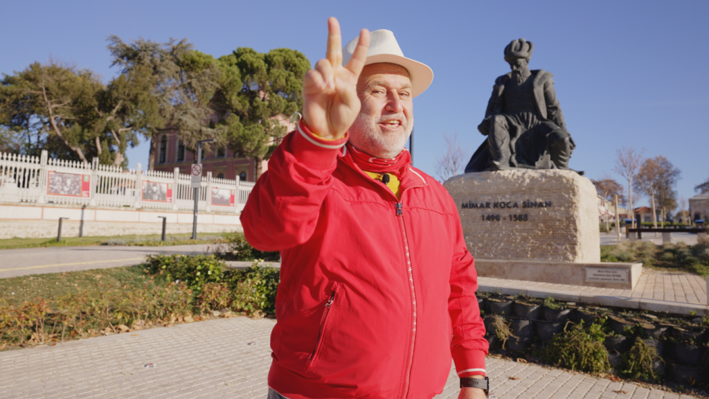 Köfte Severlerin Programı, “Köfte Dedektifi…” 
Edirne’den Kars’a köftenin en lezzetlisinin peşine düşen Fedai Ünal farklı illerde şöhret kazanmış köftecilerle buluşuyor. Ustalarından sırlarını almaya çalışıyor… Fedai Ünal ile köftenin bin bir çeşidine yolculuk TiviLife’ta…

Dedektifimiz Fedai Ünal ‘en azılı suçlunun değil, en lezzetli köftenin’ peşine düşerek, farklı bölgelerde yapılan yöresel köfte restoranlarına misafir oluyor. Fedai Ünal, köfte çeşitlerinin yapılışını, keşif hikayelerini ve nerelerde yenilebileceğini ekranları başındaki seyircileriyle paylaşıyor. Dedektifimiz, sadece köftenin ve restoranın değil bölgenin de hikayesini tanıklarıyla aktarıyor... 
