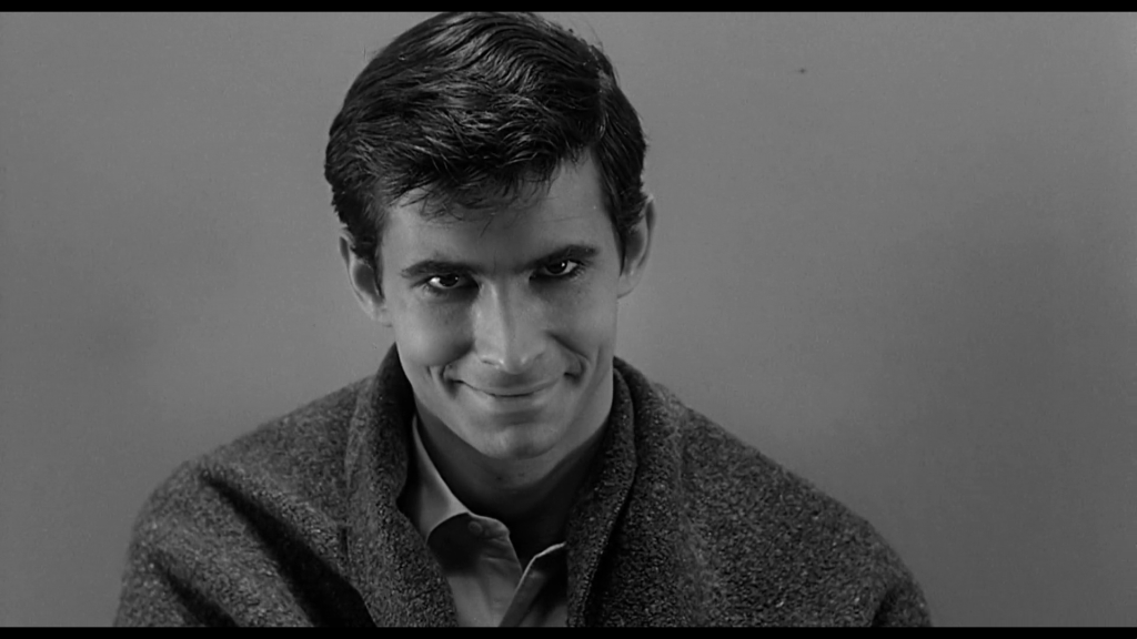 Anthony Perkins, uzun süre Alfred Hitchcock’un başyapıtı "Psycho" filmindeki nevrotik seri katil karakteri Norman Bates’in gölgesinde kaldı. İlk filmlerindeki ideal damat imajı bile onu kurtaramadı. 
Aslında Perkins, hem sinemada hem de tiyatroda çok farklı karakterleri canlandırdı, hatta şarkı bile söyledi. Ünlü şarkılarından birine Elvis Presley tarafından cover yapıldı. 
Film, Perkins'in kusursuz Fransızcasıyla konuştuğu filmlerden, şarkılardan, nadir arşivlerden sayısız alıntıyla ve onunla çalışmış arkadaşlarının, meslektaşlarının ve gazetecilerin tanıklıkları ve anılarıyla bizi bu inanılmaz hayata ve kariyere geri götürüyor.
