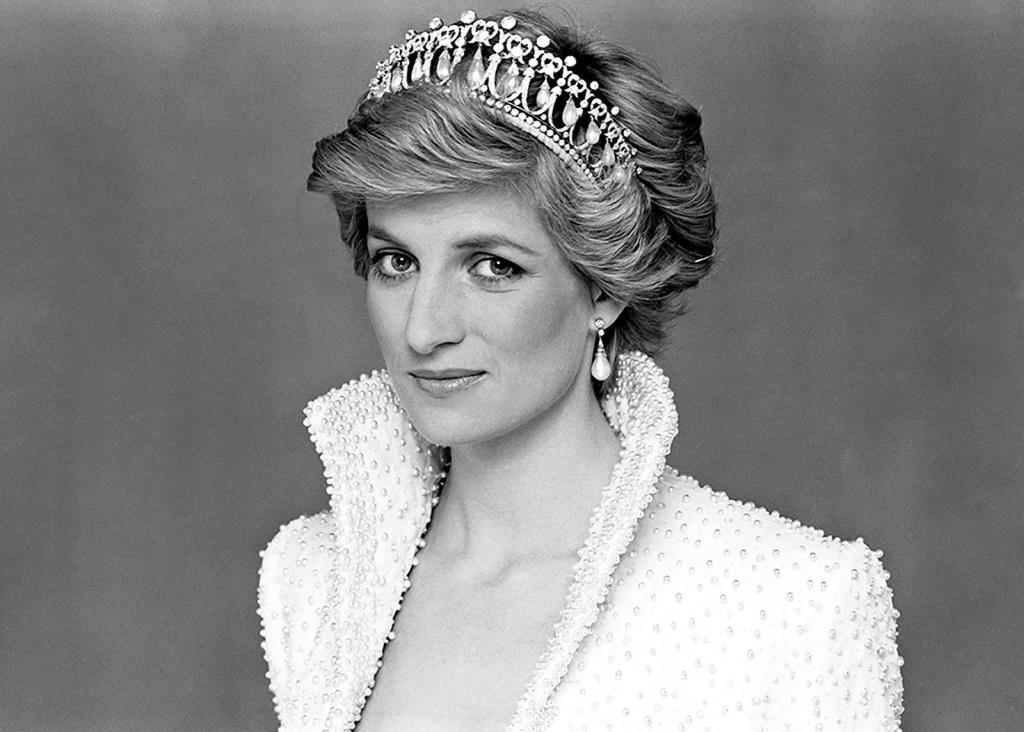 PRINCESS DIANA WHO DO YOU THINK SHE WAS? - PRENSES DİANA: SENCE O KİMDİ?