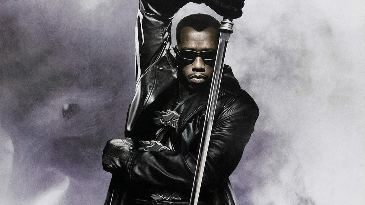 BLADE II - BIÇAĞIN İKİ YÜZÜ 2 Azılı bir mutant vampir olan Reaper bir kaza sonucu ortaya çıkar ve hem insan hem vampirler için büyük bir tehdit oluşturur. Yarı vampir, yarı insan olan Blade ise bu tehlikenin farkındadır ve Reaper’ın önünü kesmek için Whistler ve Scud ile güçlerini birleştirir.