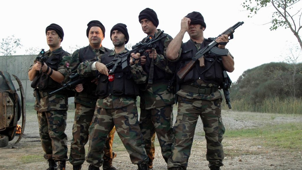 Maskeli Beşler Irak komedi filmi unutulmaz sahneleri keşfet